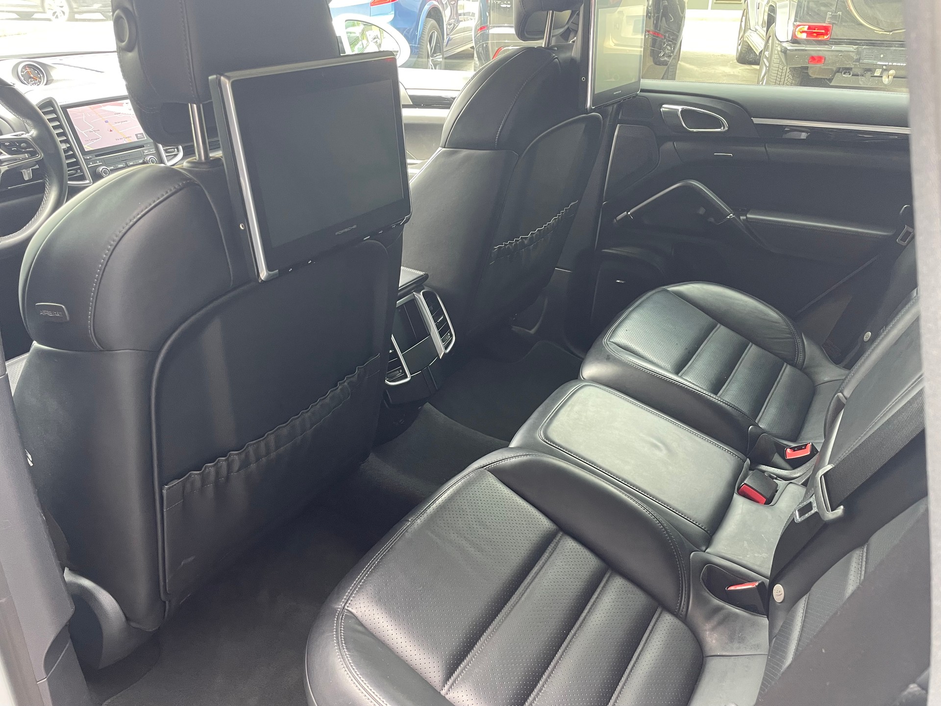 PORSCHE Cayenne Diesel Platinum Edition-image-5