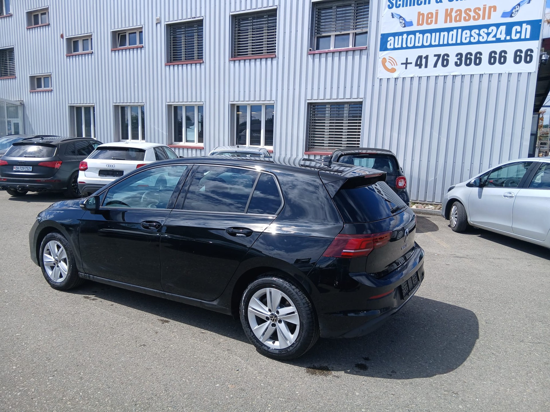 VW Golf 1.5 TSI MHEV United DSG/ Blechschade Seite Recht-image-9
