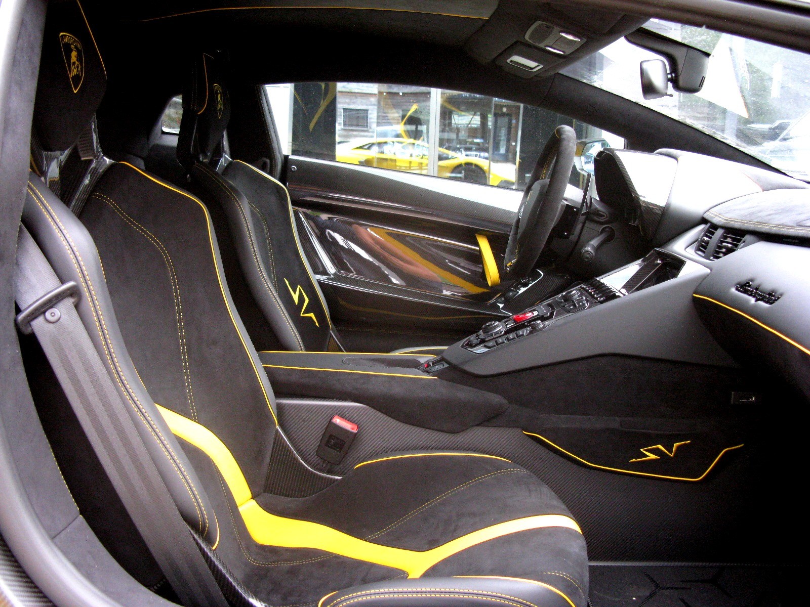 LAMBORGHINI Aventador LP750-4 Superveloce Coupé E-Gear-image-3
