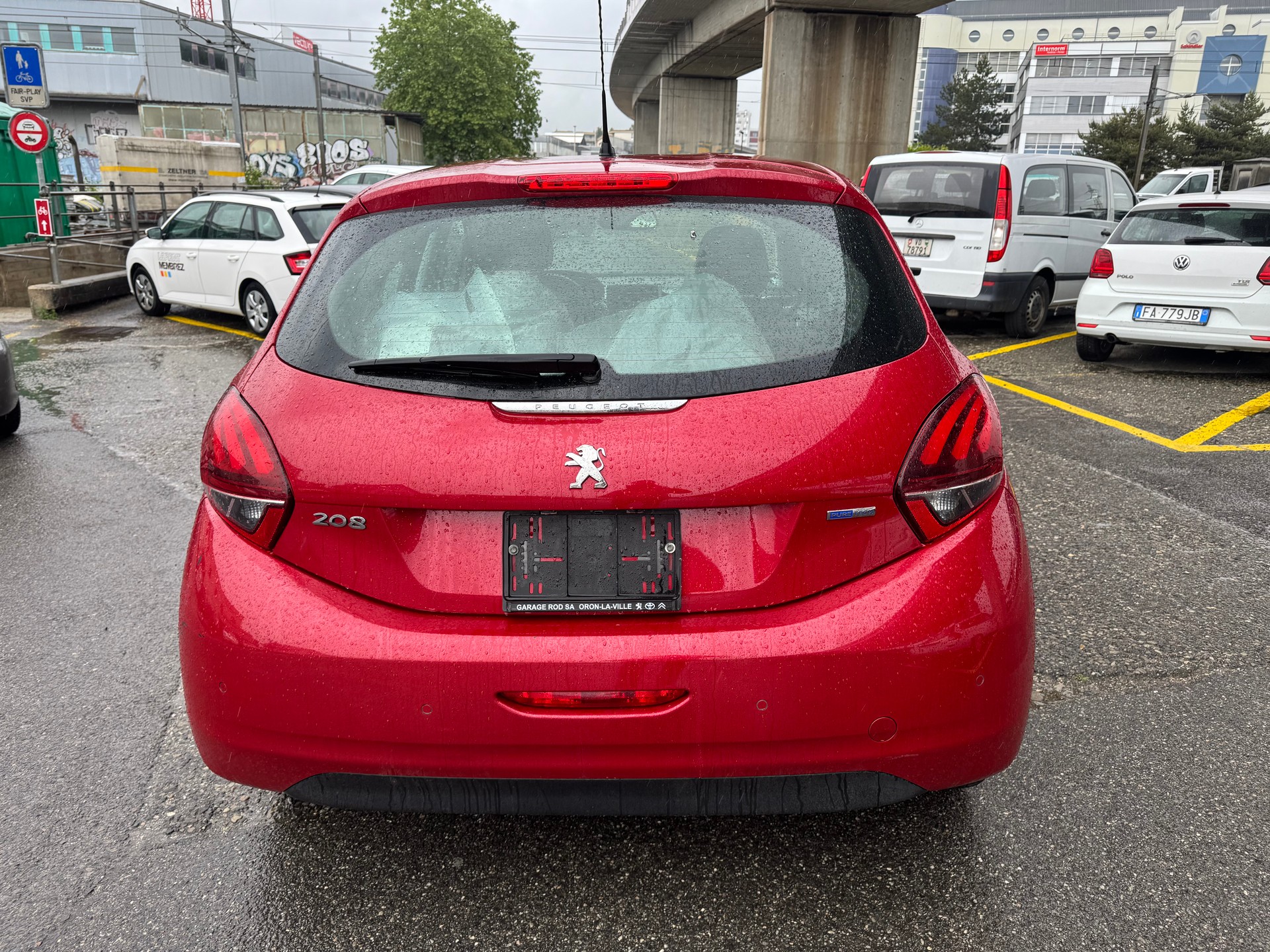 PEUGEOT 208 1.2 PureTech Active EAT6-image-5