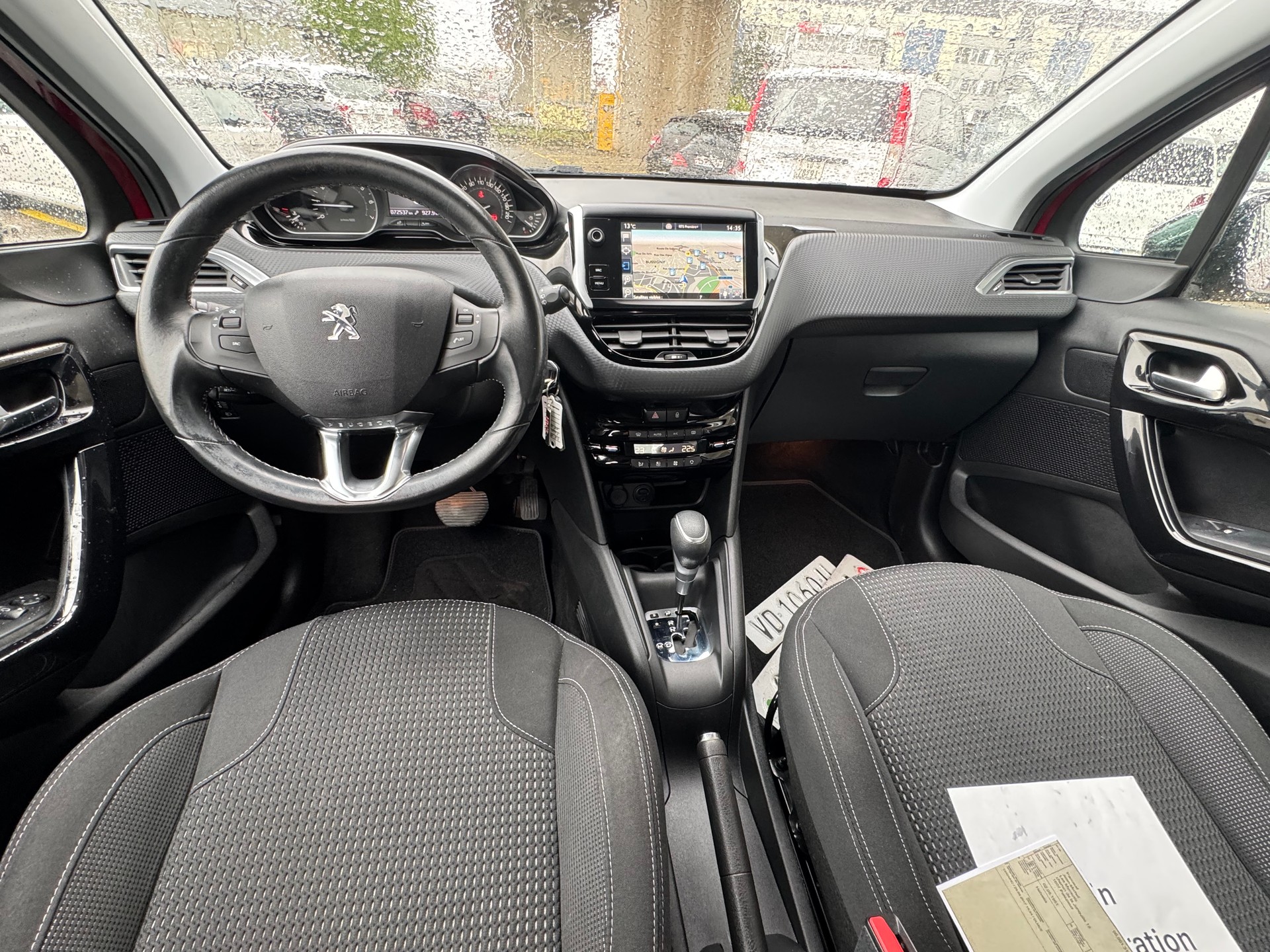 PEUGEOT 208 1.2 PureTech Active EAT6-image-6