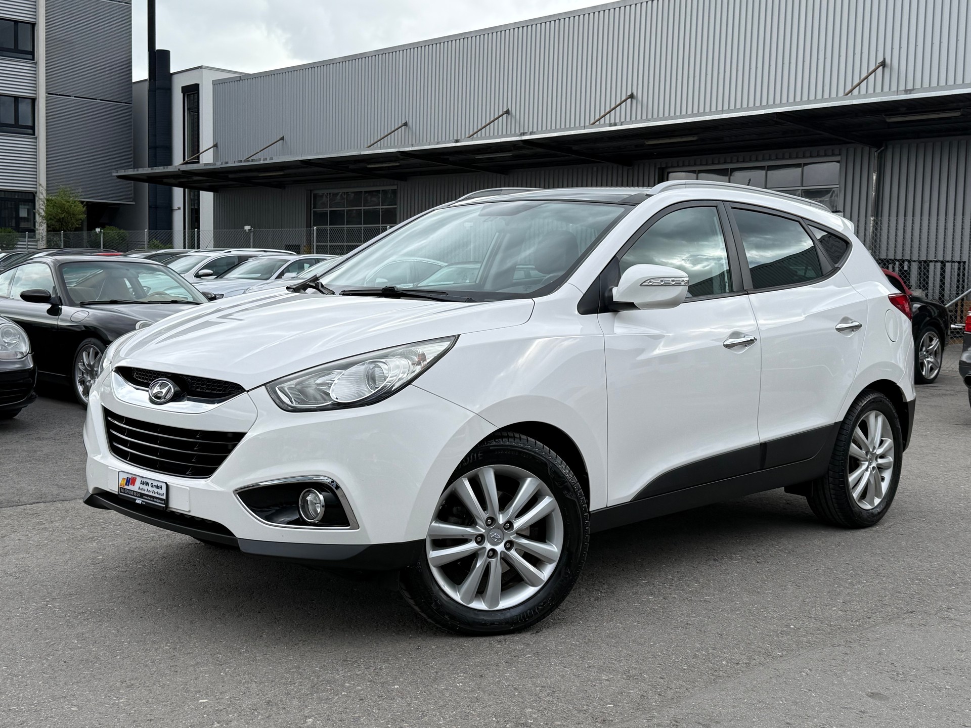 HYUNDAI iX 35 2.0 CRDi Premium 4WD Automatic / Frisch ab MFK & Service / 1 Jahr Garantie / Navi / Leder / Panoramadach