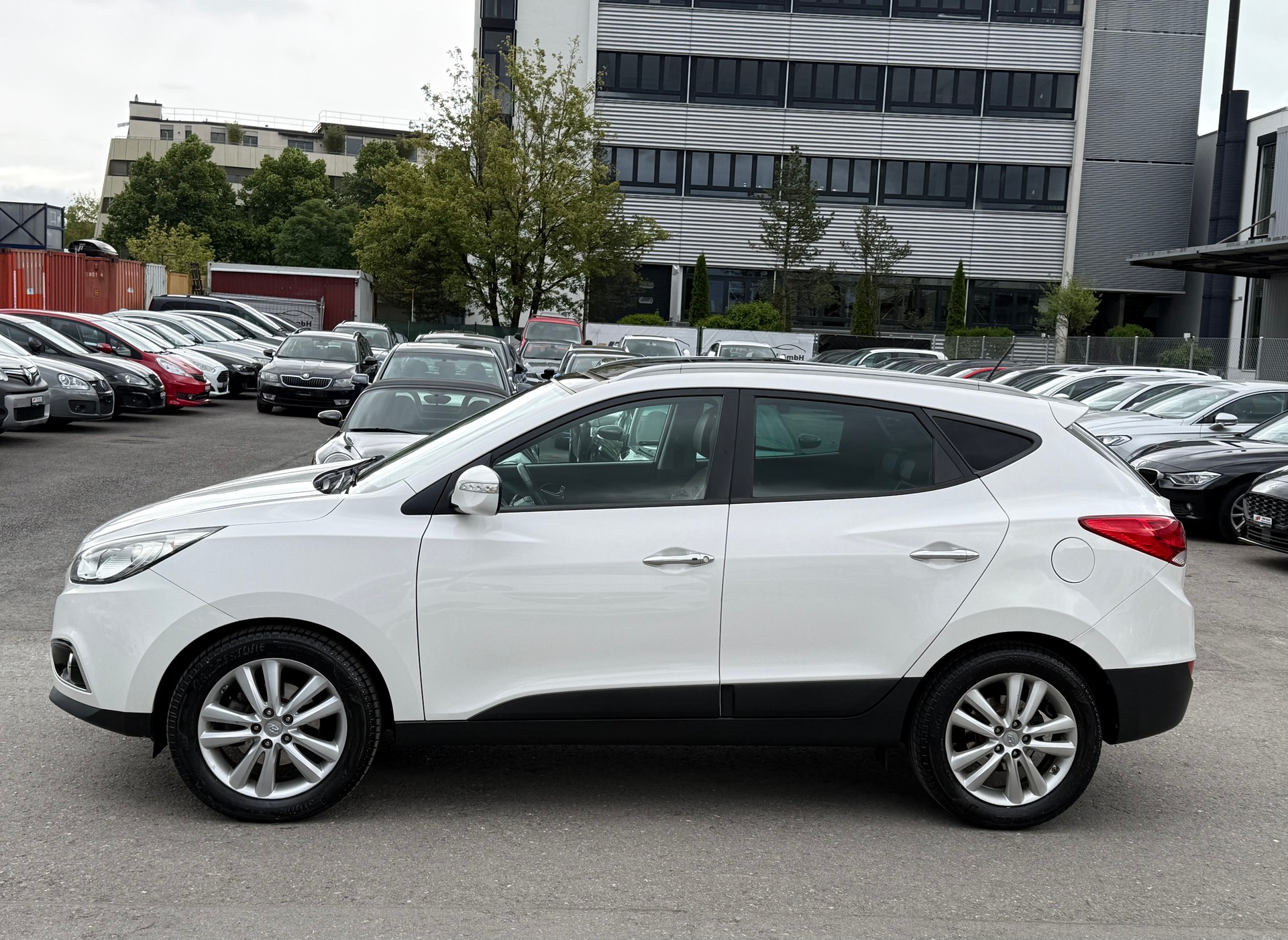 HYUNDAI iX 35 2.0 CRDi Premium 4WD Automatic / Frisch ab MFK & Service / 1 Jahr Garantie / Navi / Leder / Panoramadach-image-6