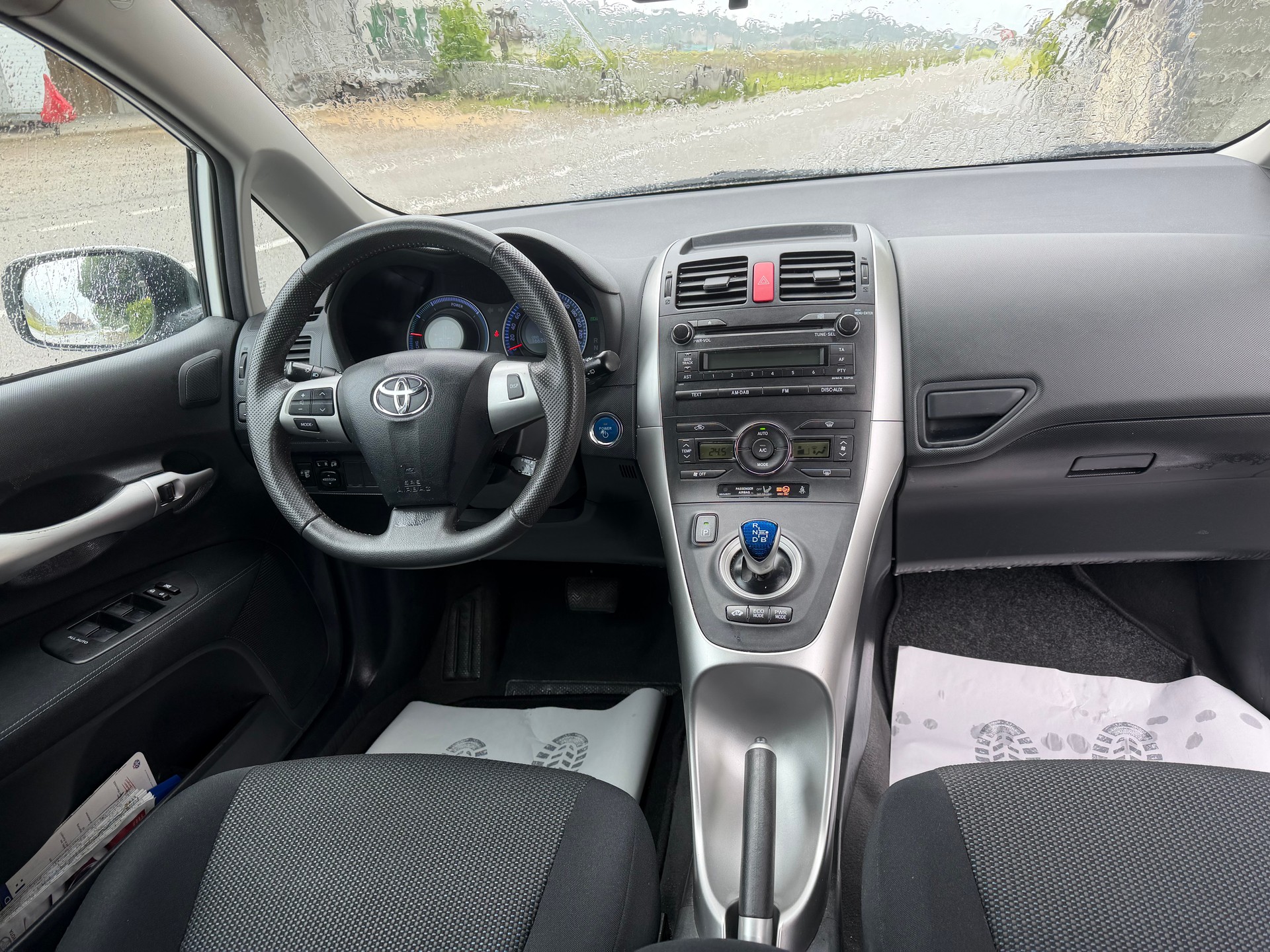 TOYOTA Auris 1.8 16V HSD Linea Luna-image-9