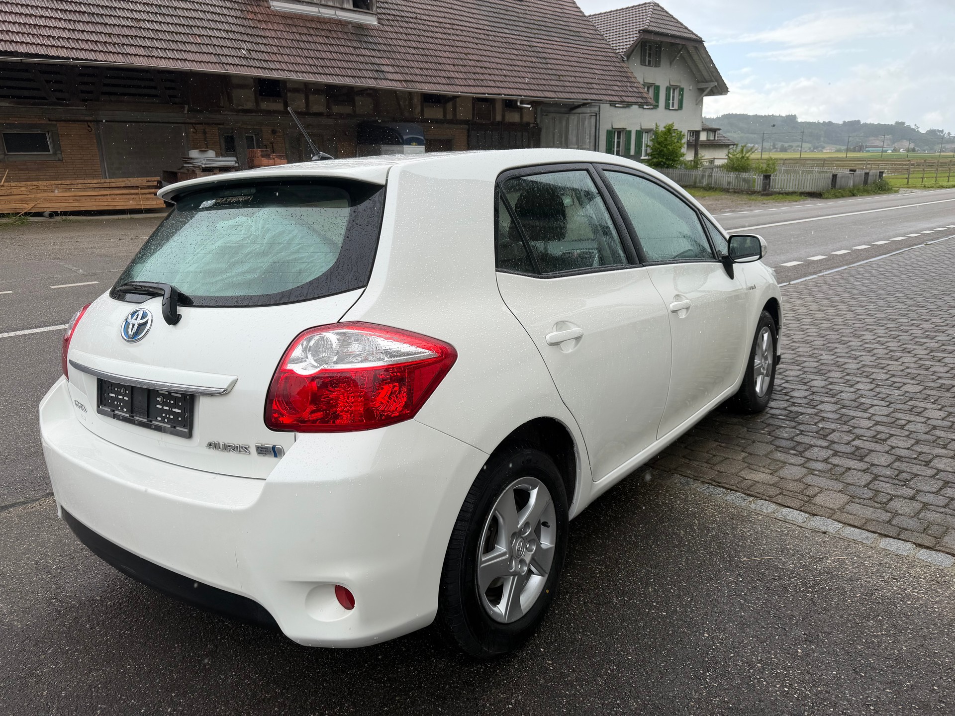 TOYOTA Auris 1.8 16V HSD Linea Luna-image-4