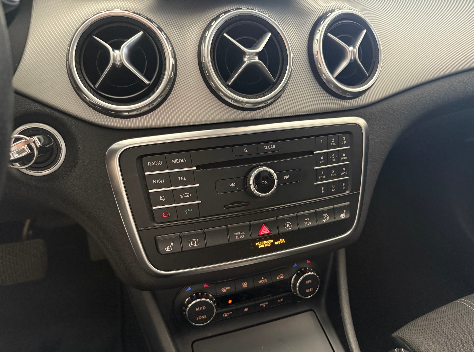 MERCEDES-BENZ GLA 220 d Urban 4Matic 7G-DCT-image-7