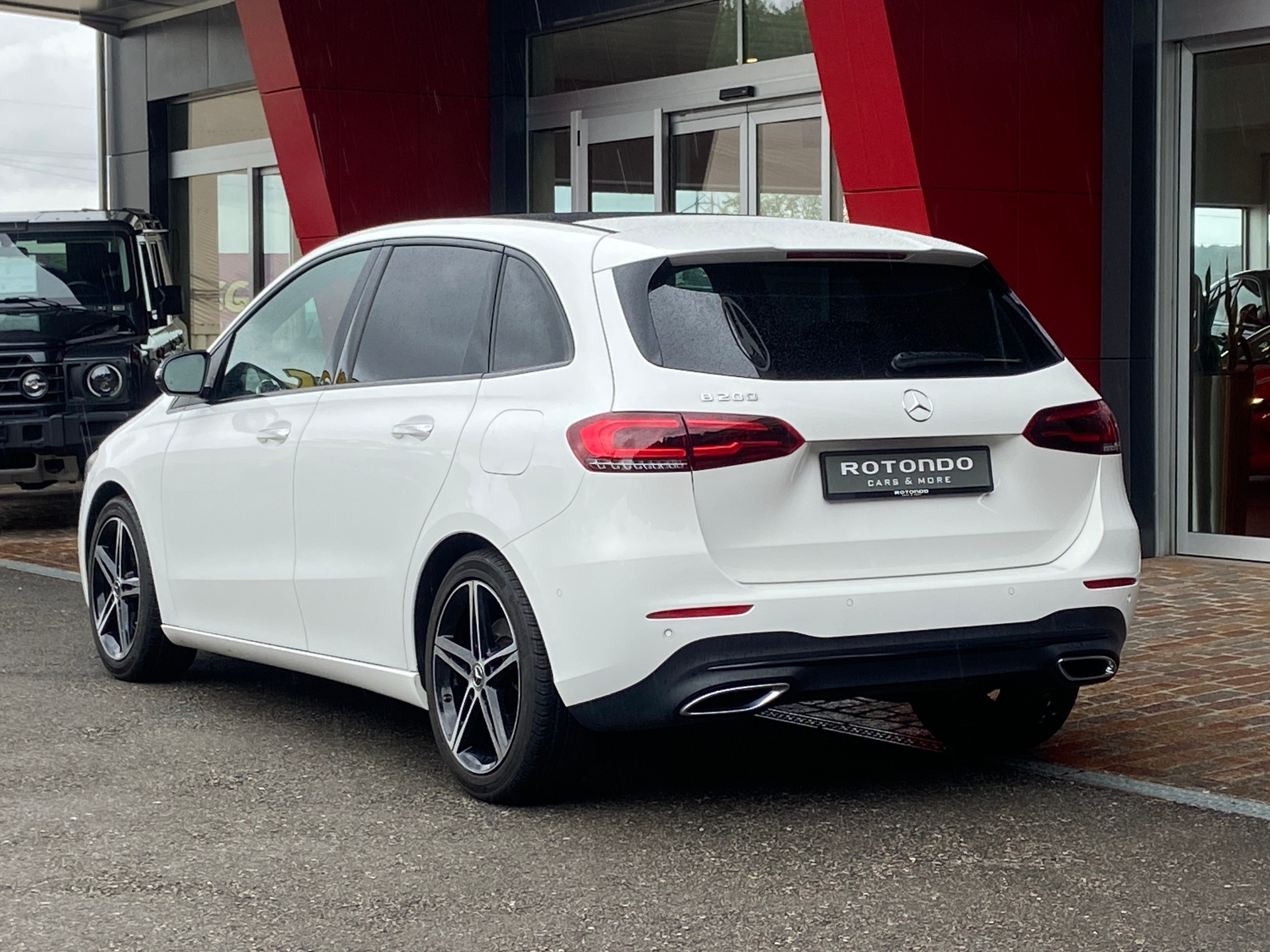 MERCEDES-BENZ B 200 Night Star 7G-DCT-image-18