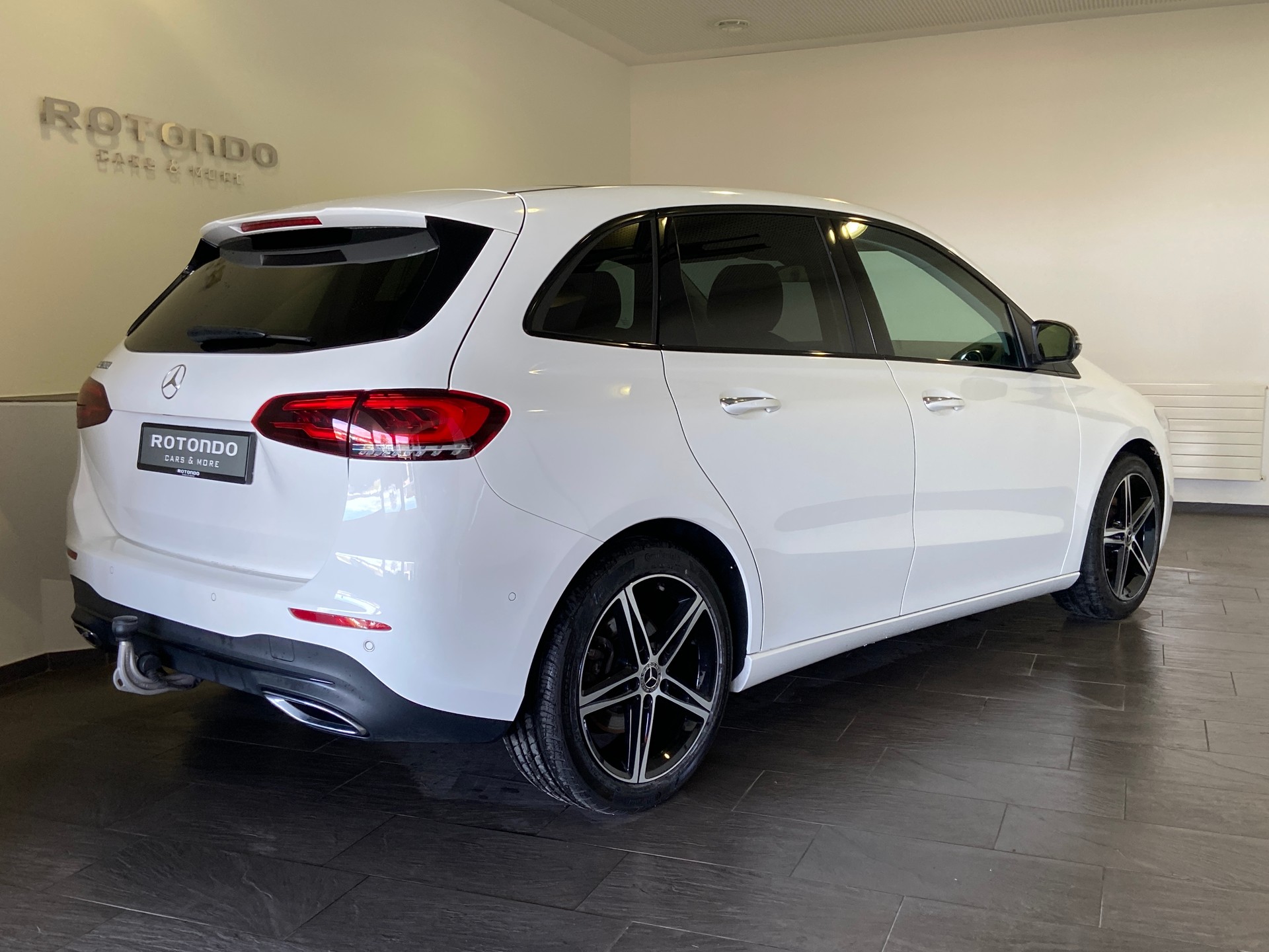 MERCEDES-BENZ B 200 Night Star 7G-DCT-image-3