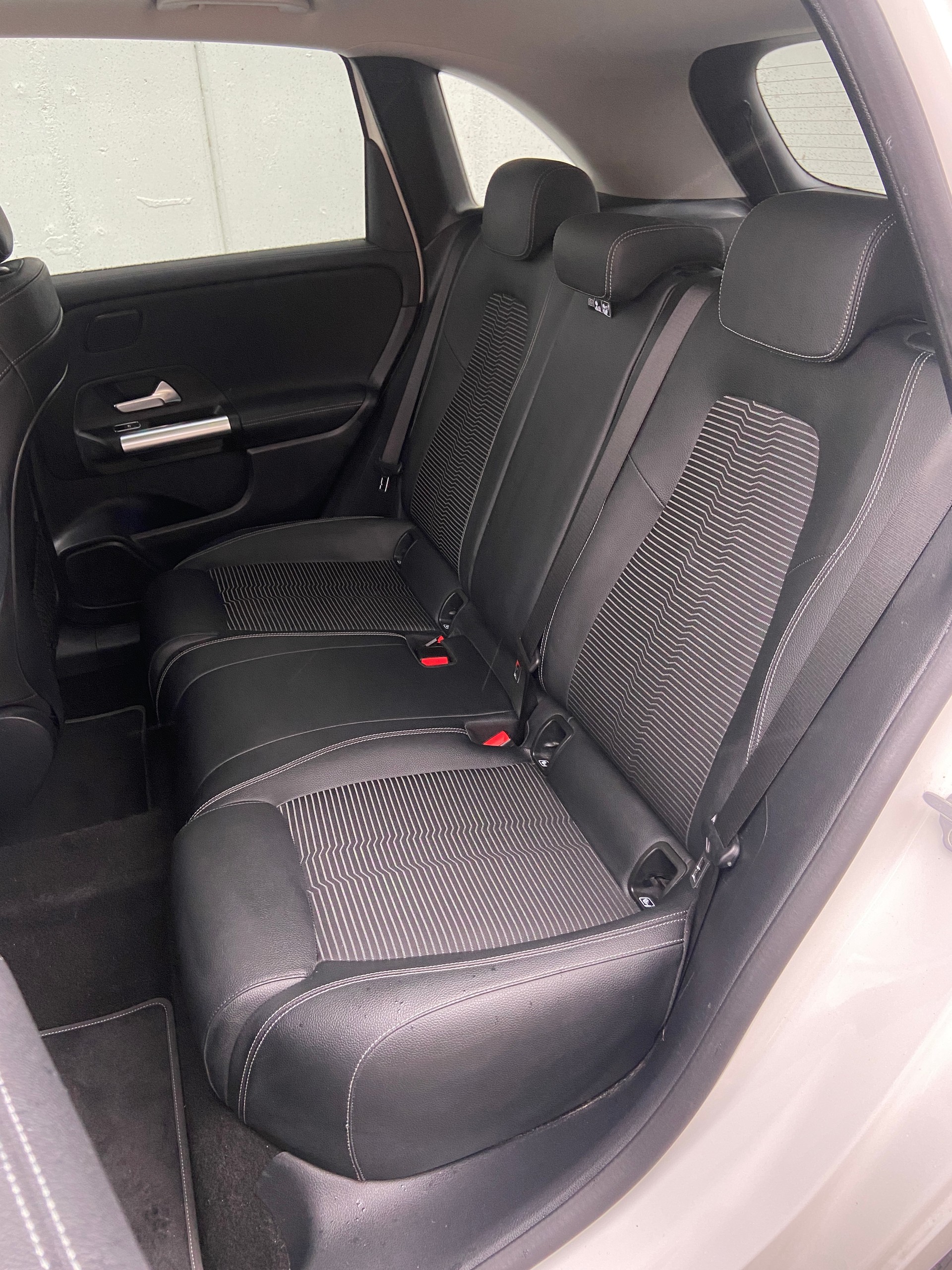 MERCEDES-BENZ B 200 Night Star 7G-DCT-image-11