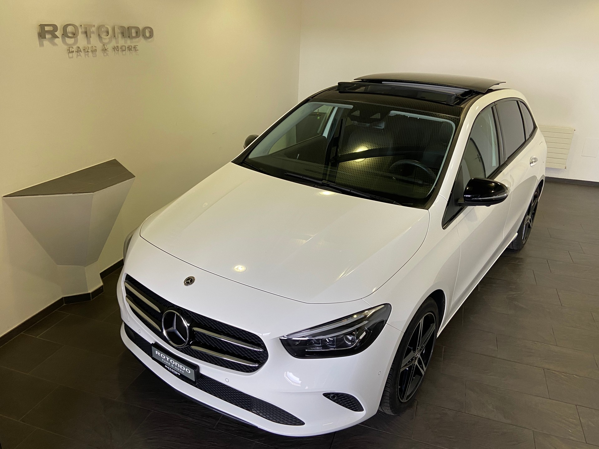 MERCEDES-BENZ B 200 Night Star 7G-DCT-image-1