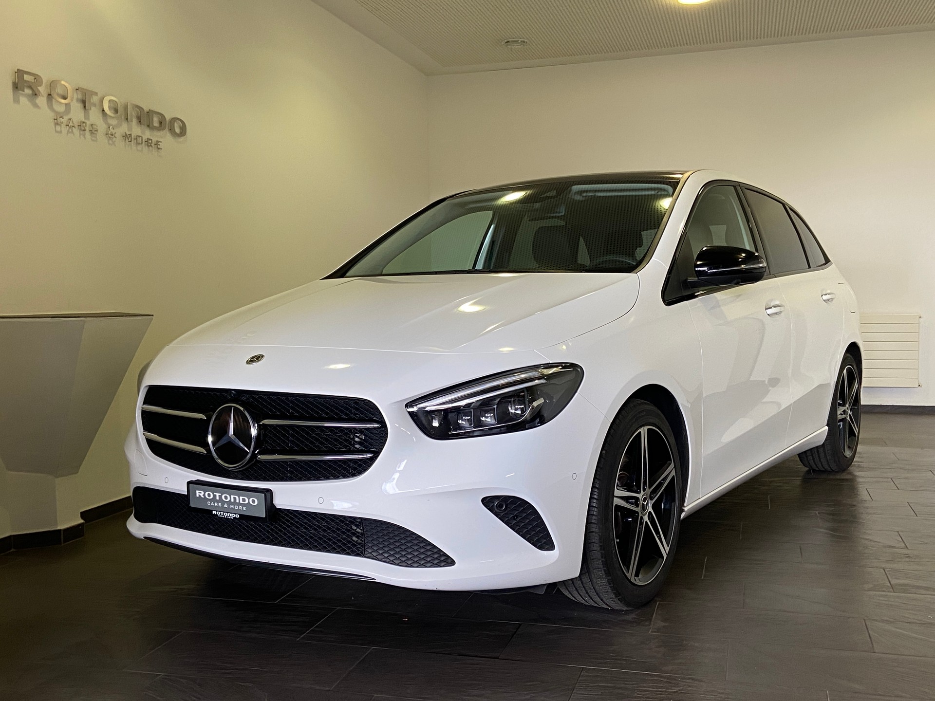MERCEDES-BENZ B 200 Night Star 7G-DCT-image-0