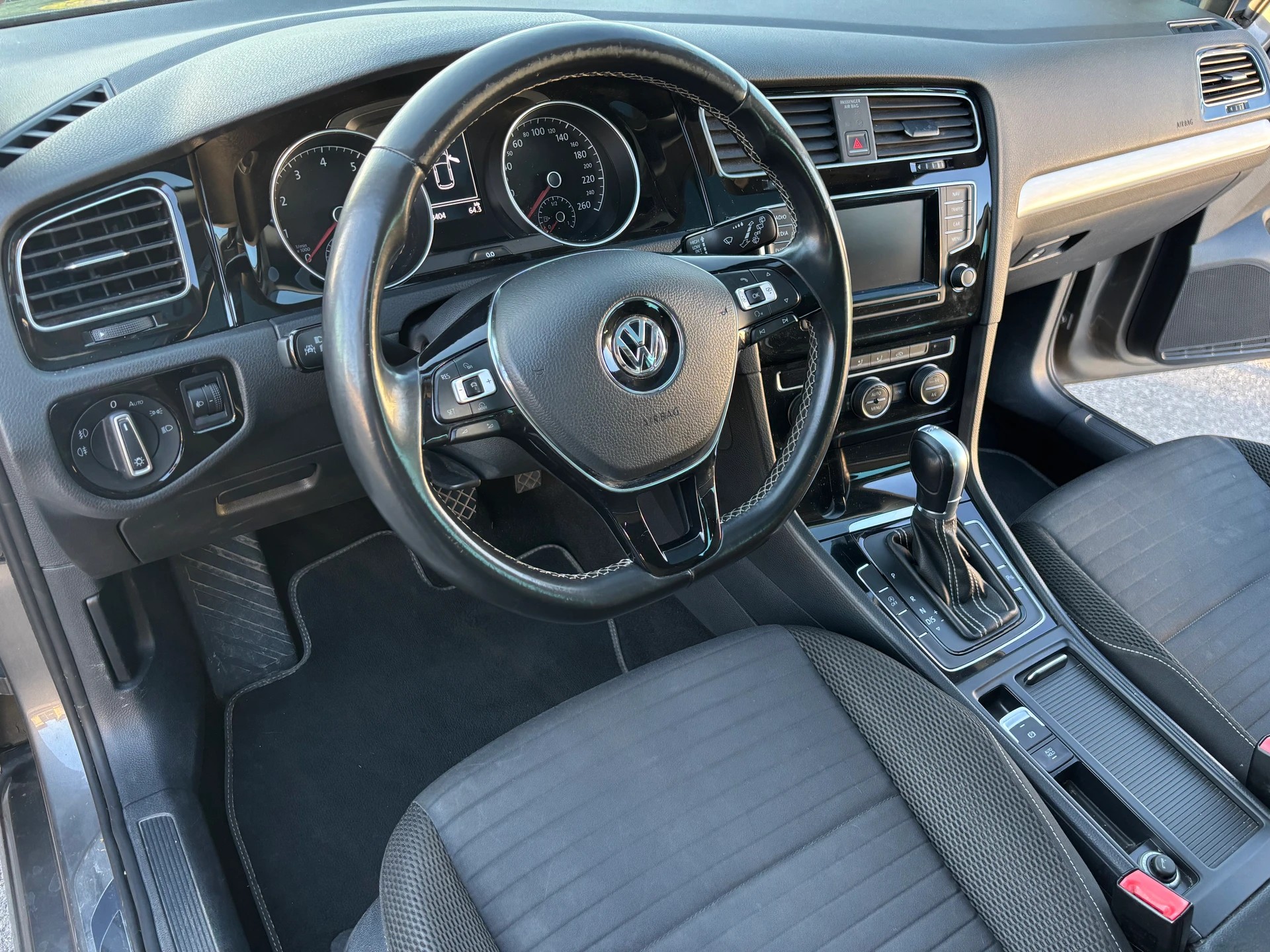VW Golf 1.2 TSI Comfortline DSG-image-8
