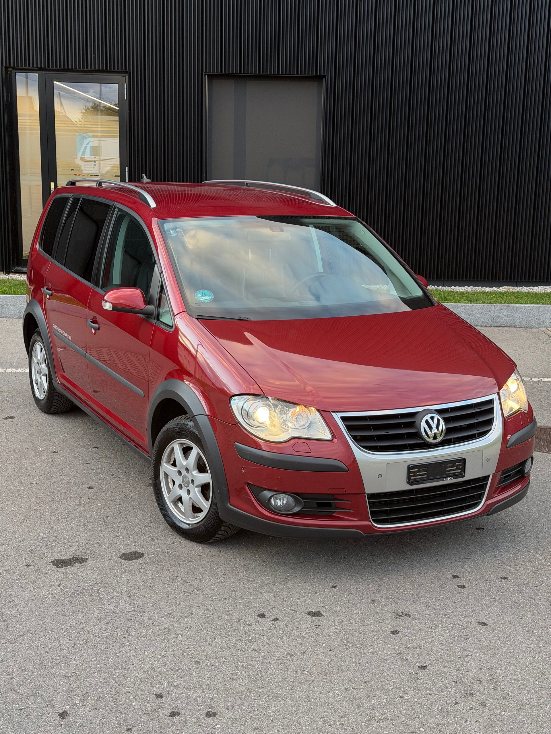 VW CrossTouran 2.0 TDI DSG-image-12