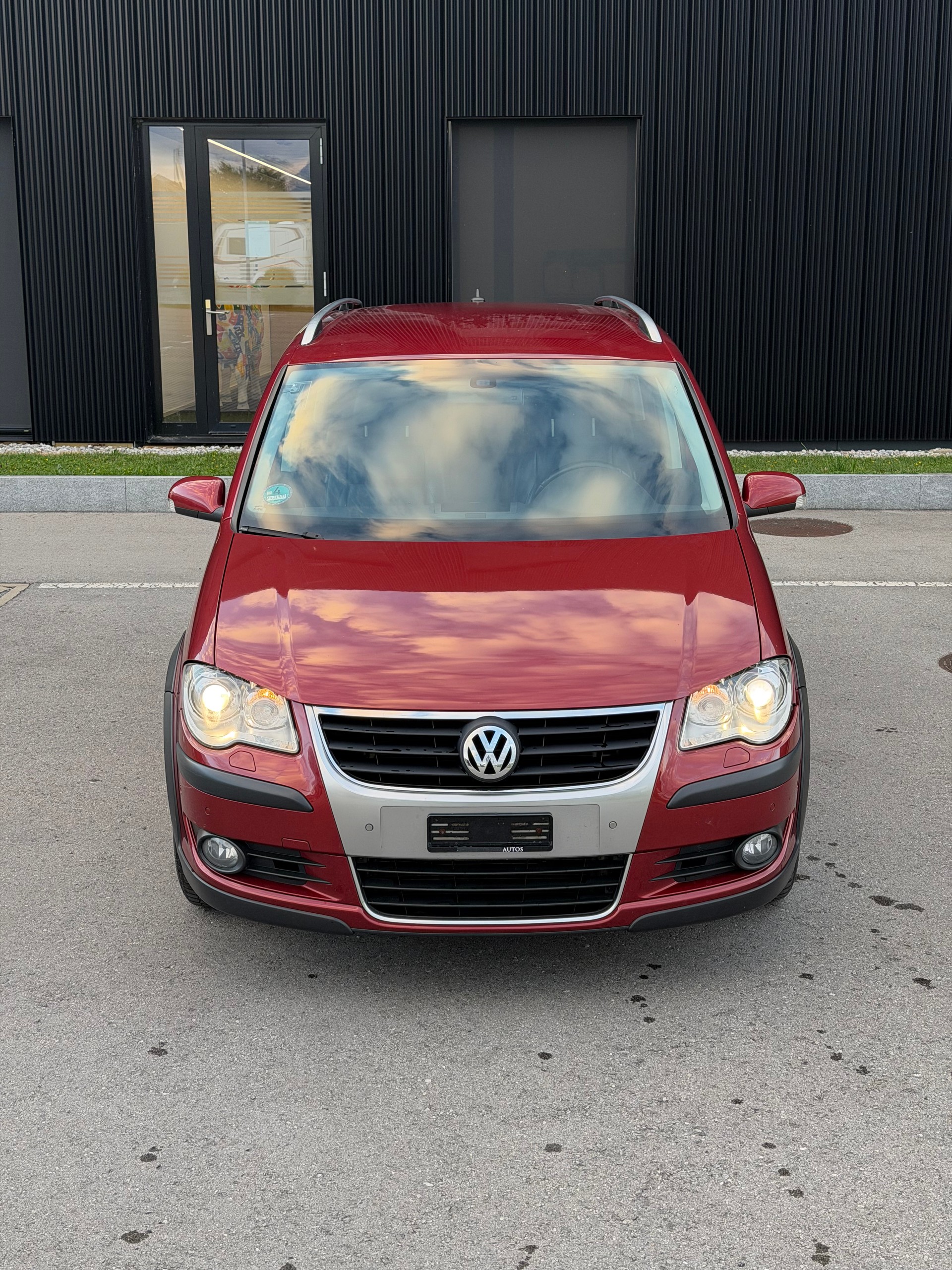 VW CrossTouran 2.0 TDI DSG-image-1
