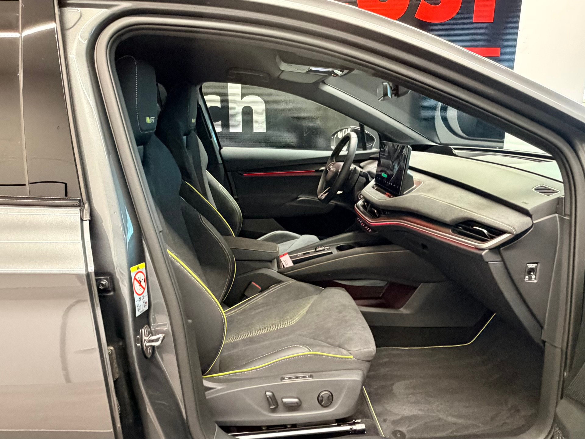 SKODA Elroq RS 4x4-image-22