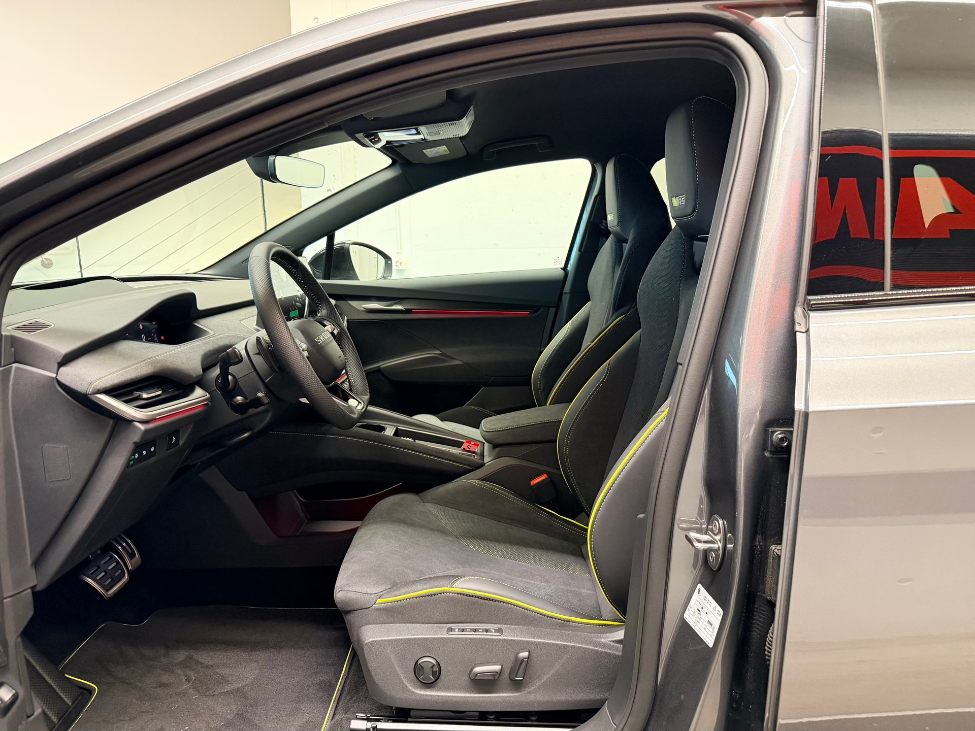SKODA Elroq RS 4x4-image-13