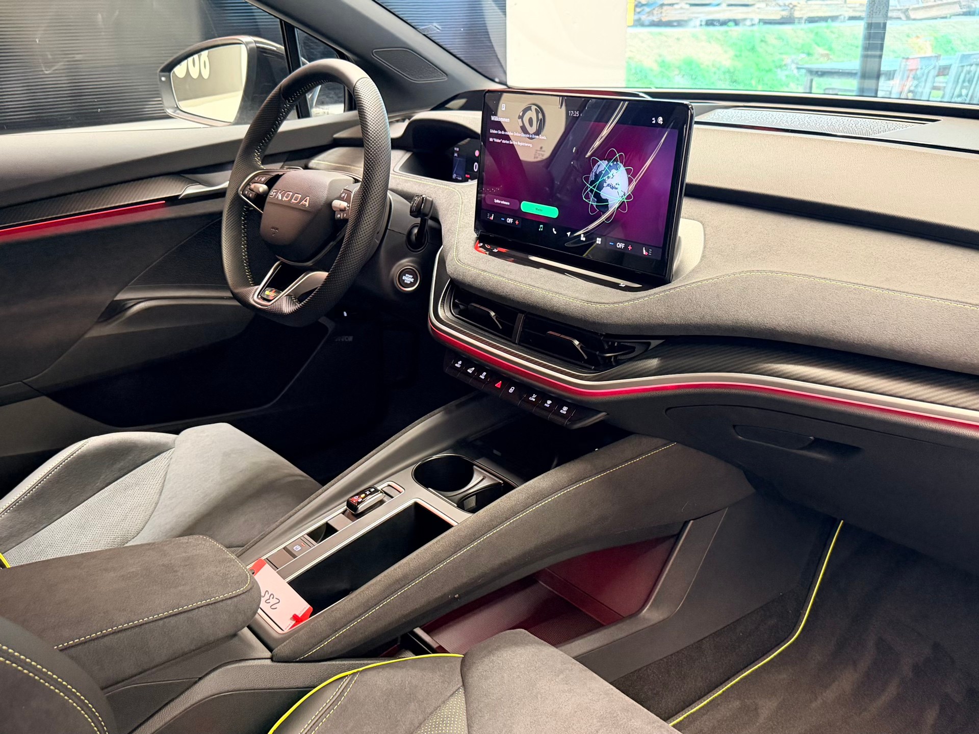 SKODA Elroq RS 4x4-image-21