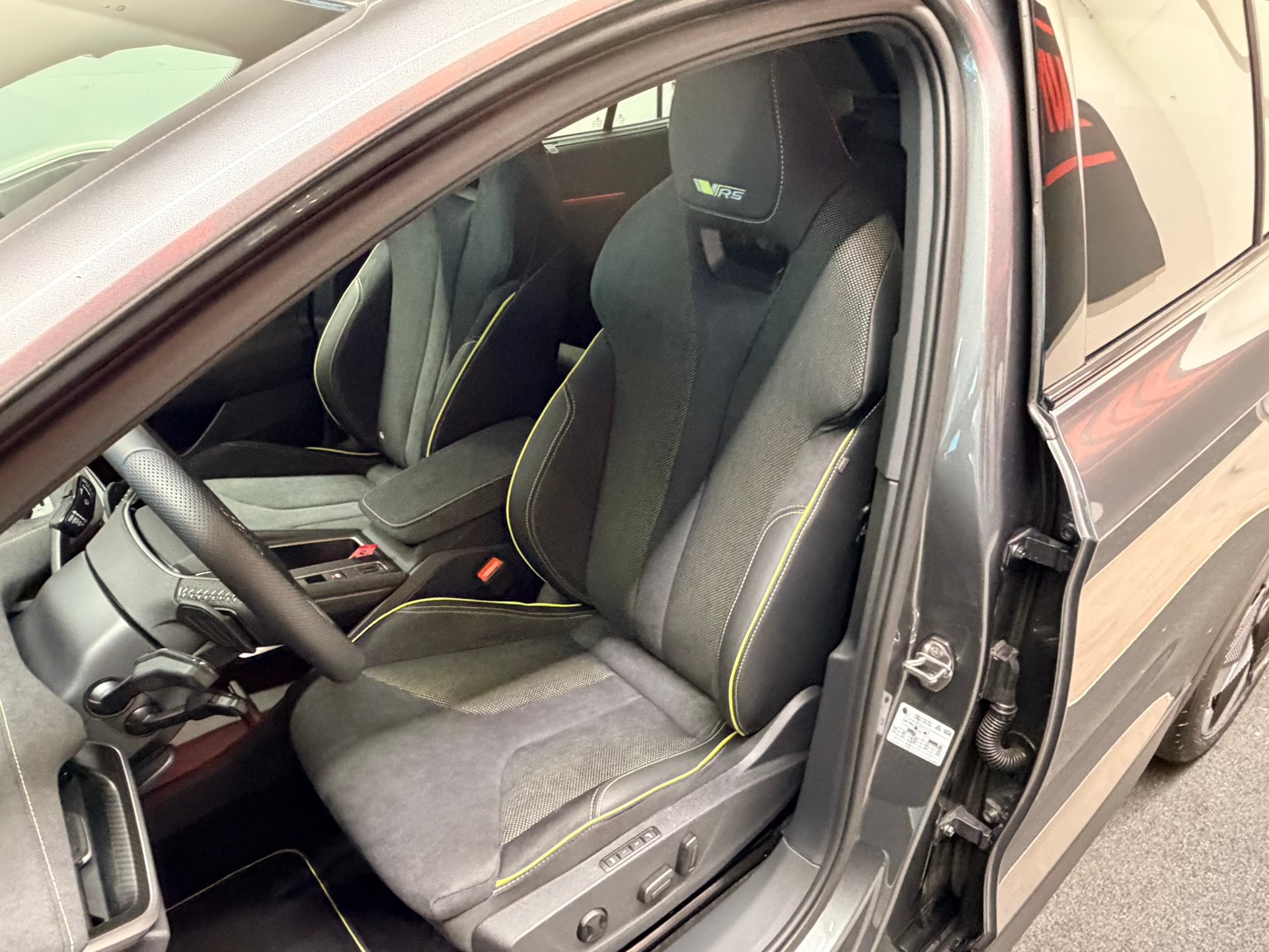 SKODA Elroq RS 4x4-image-15