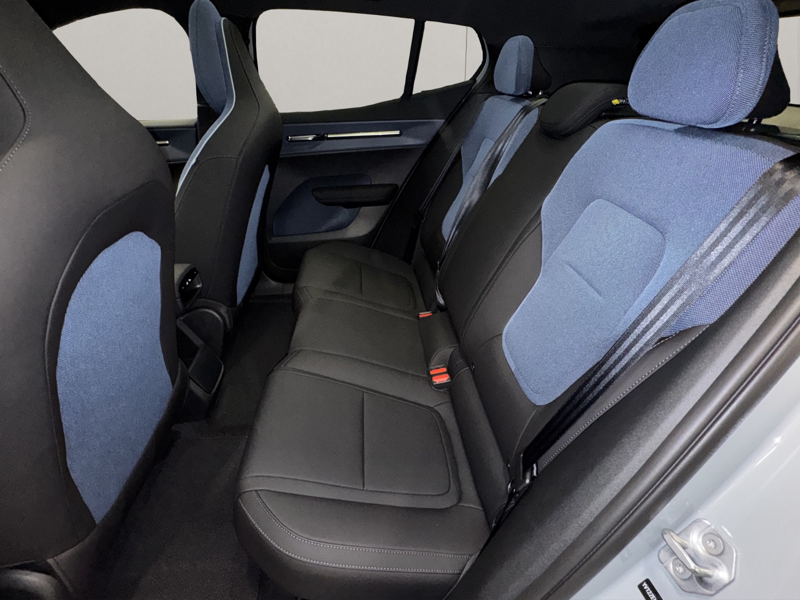 VOLVO EX30 E60 Twin Ultra Performance AWD-image-13
