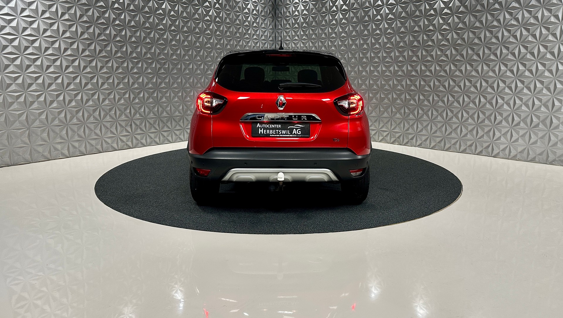 RENAULT Captur 1.2 T 16V Editione One EDC-image-5