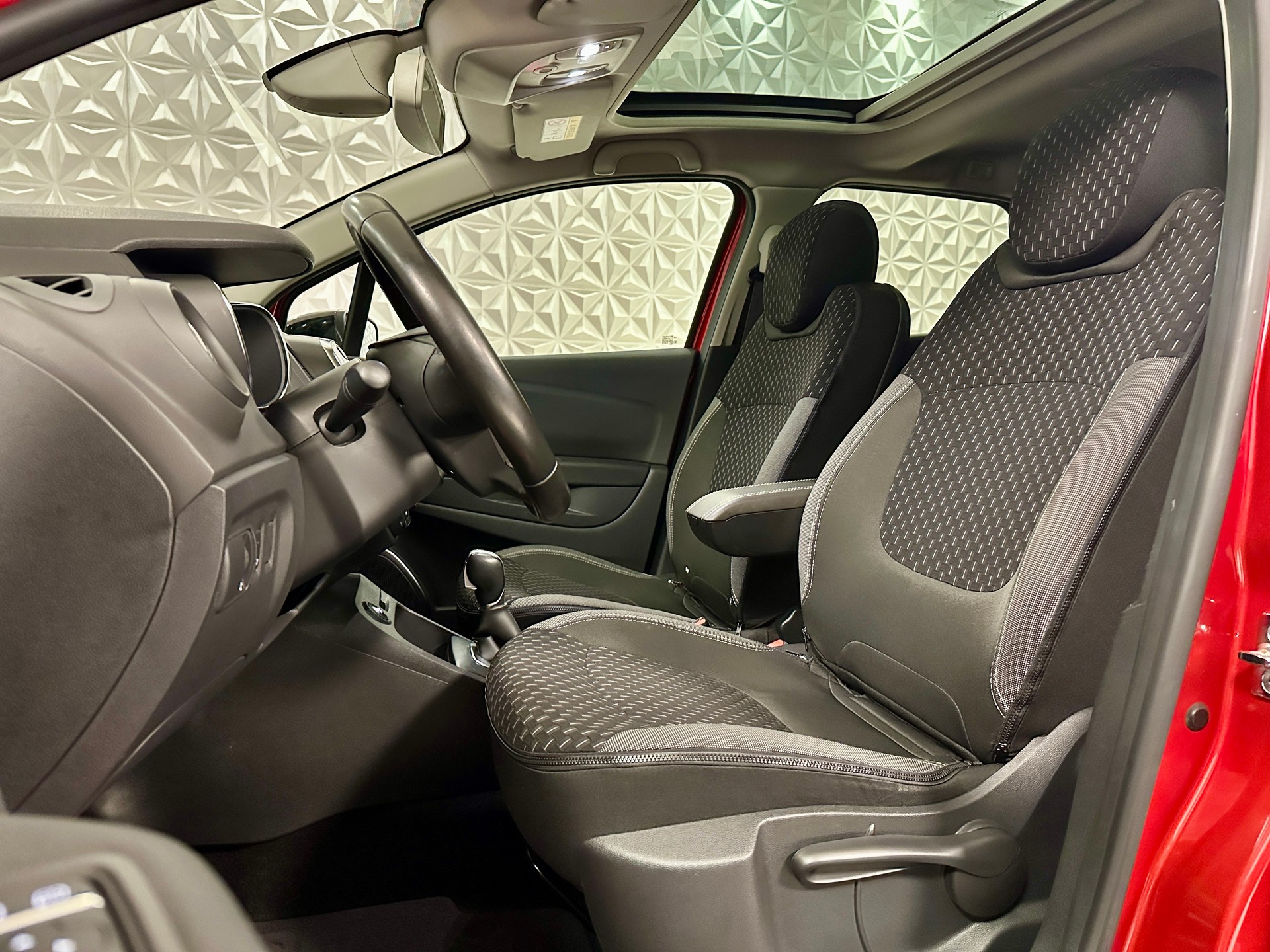 RENAULT Captur 1.2 T 16V Editione One EDC-image-11