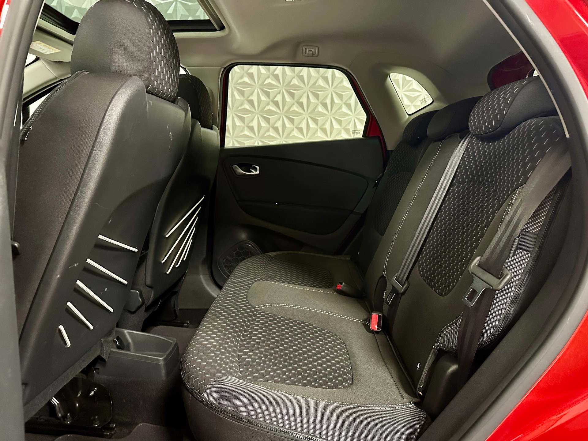 RENAULT Captur 1.2 T 16V Editione One EDC-image-13