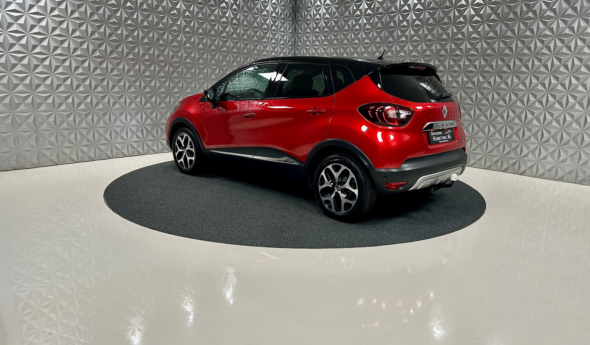 RENAULT Captur 1.2 T 16V Editione One EDC-image-6
