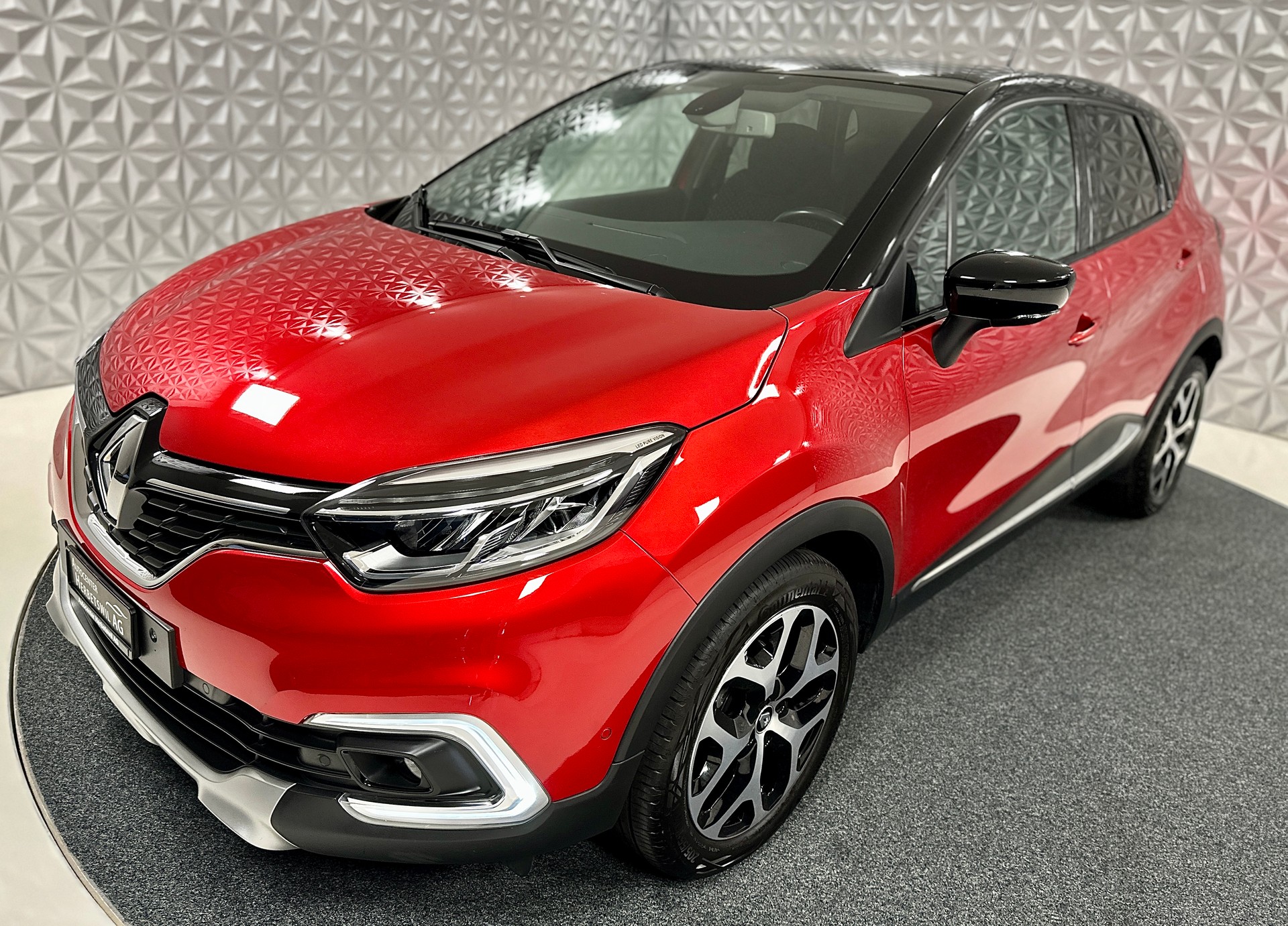 RENAULT Captur 1.2 T 16V Editione One EDC-image-8