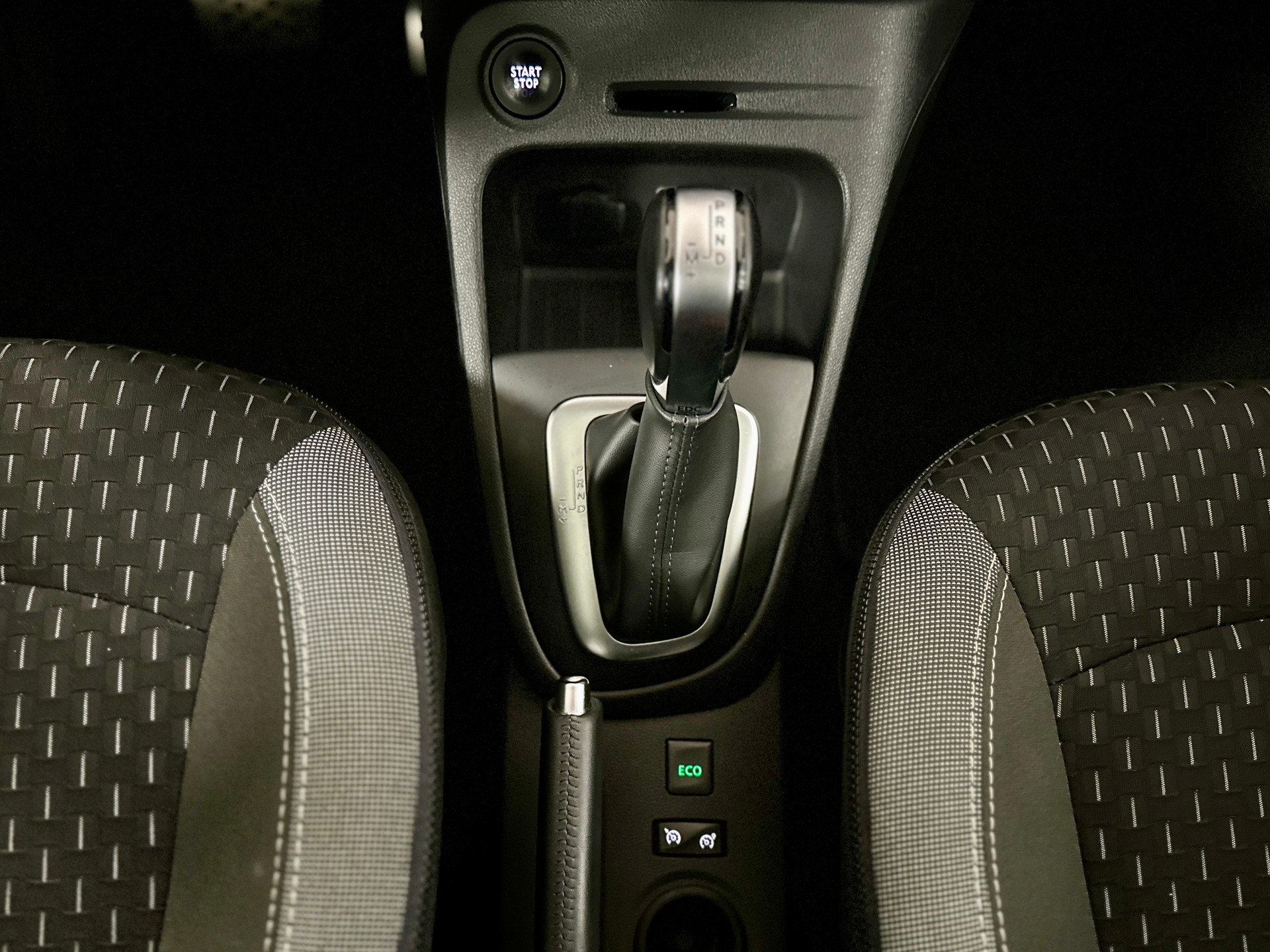 RENAULT Captur 1.2 T 16V Editione One EDC-image-17