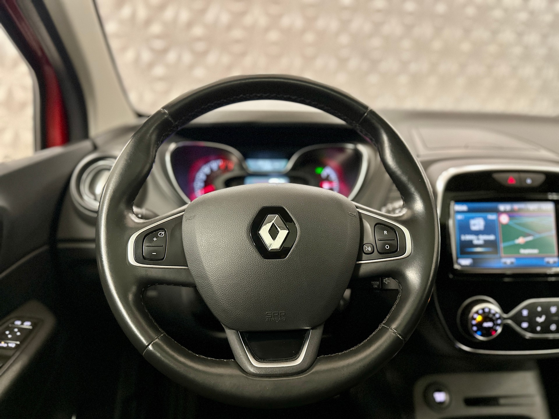 RENAULT Captur 1.2 T 16V Editione One EDC-image-18