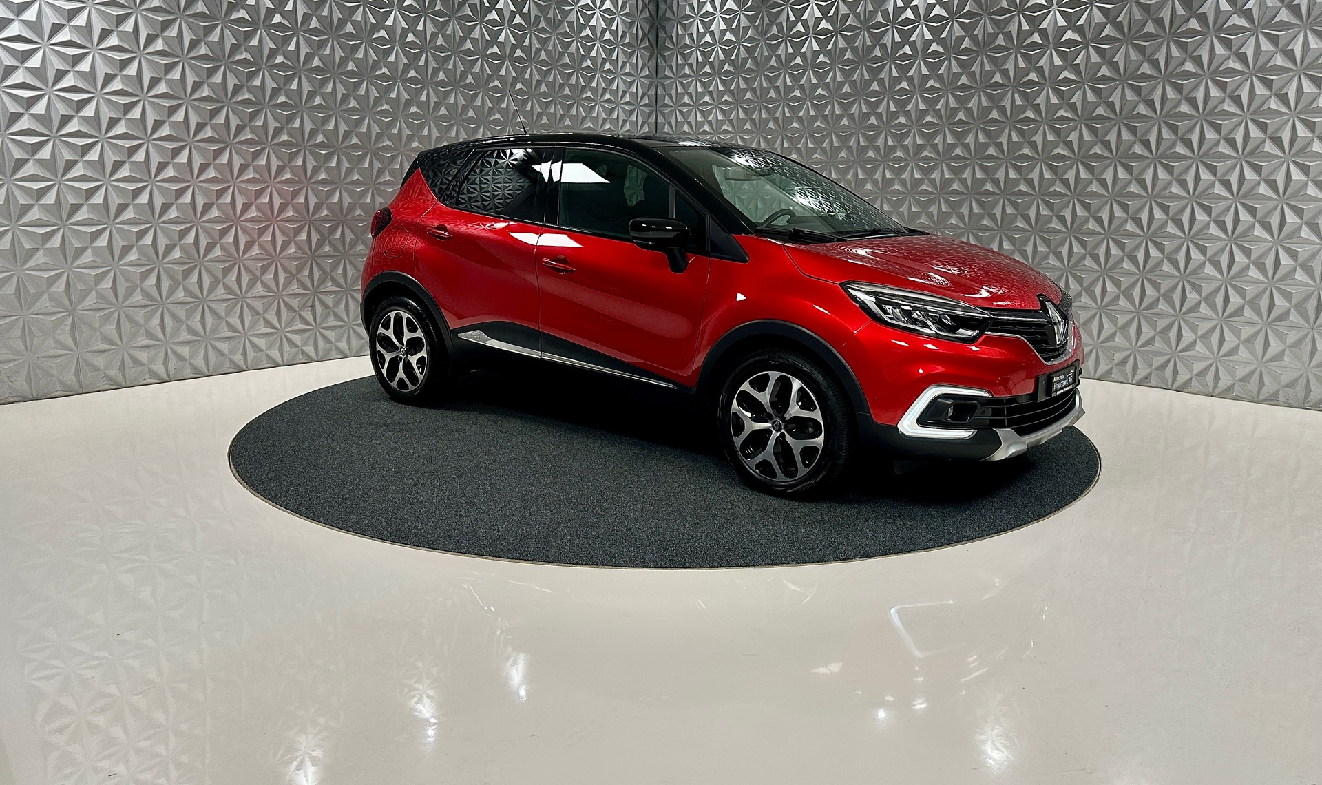 RENAULT Captur 1.2 T 16V Editione One EDC-image-2