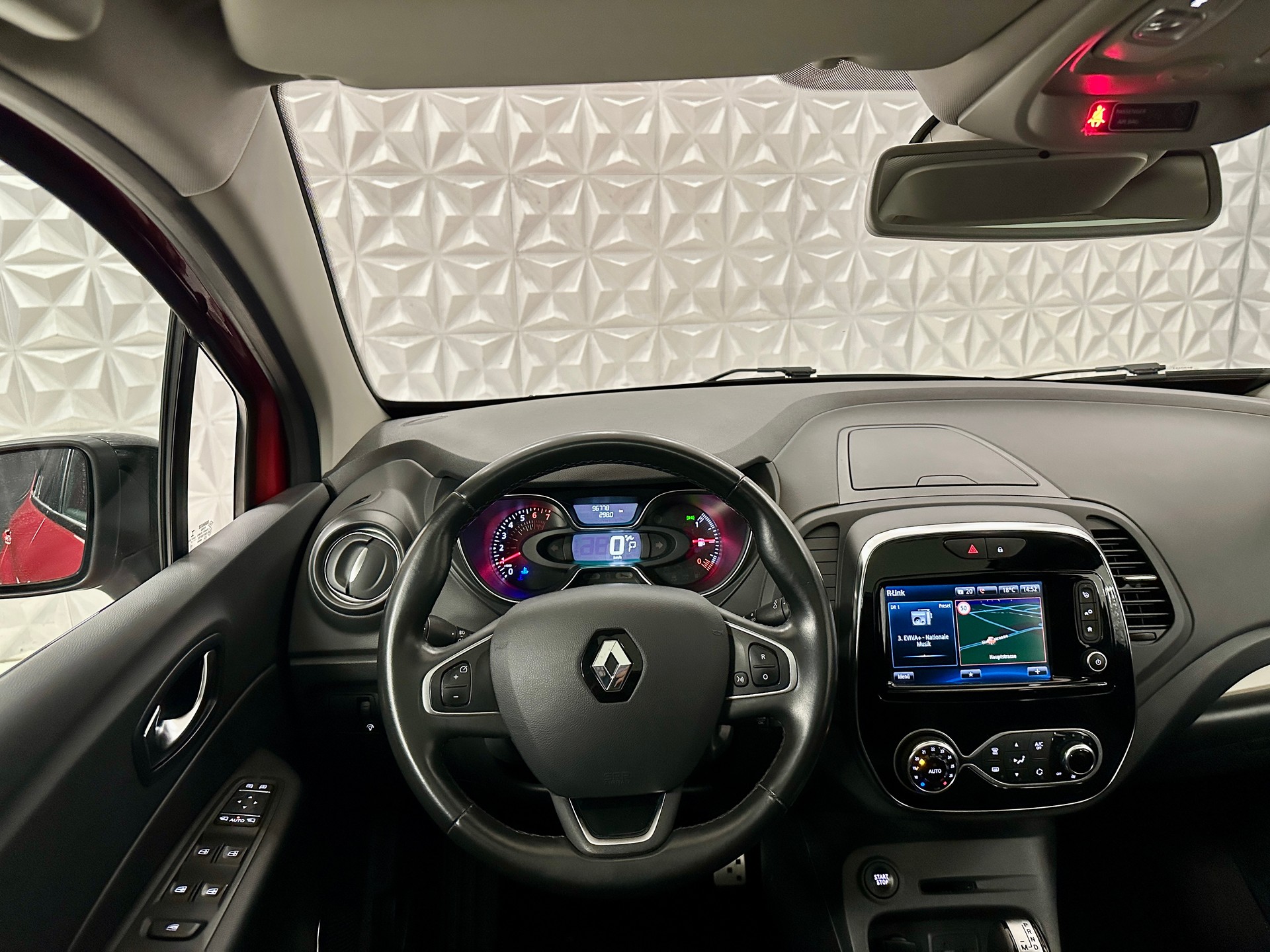 RENAULT Captur 1.2 T 16V Editione One EDC-image-19