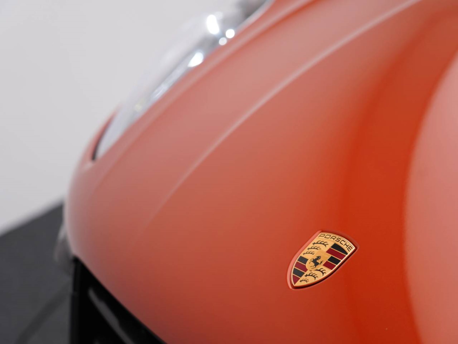 PORSCHE Macan T-image-11