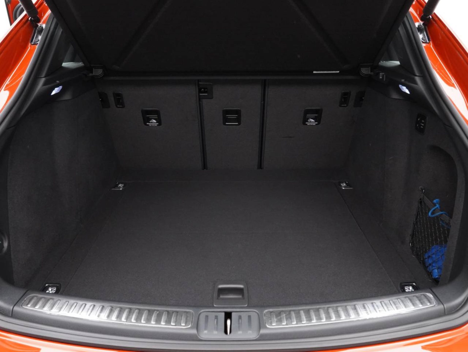 PORSCHE Macan T-image-31