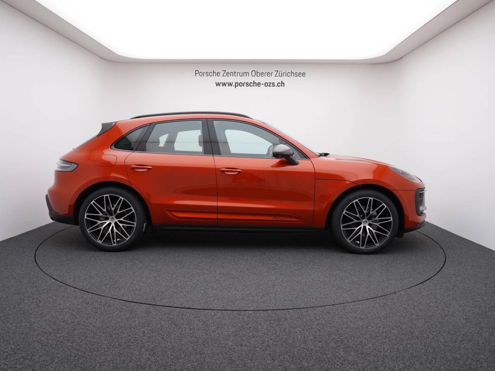 PORSCHE Macan T-image-7