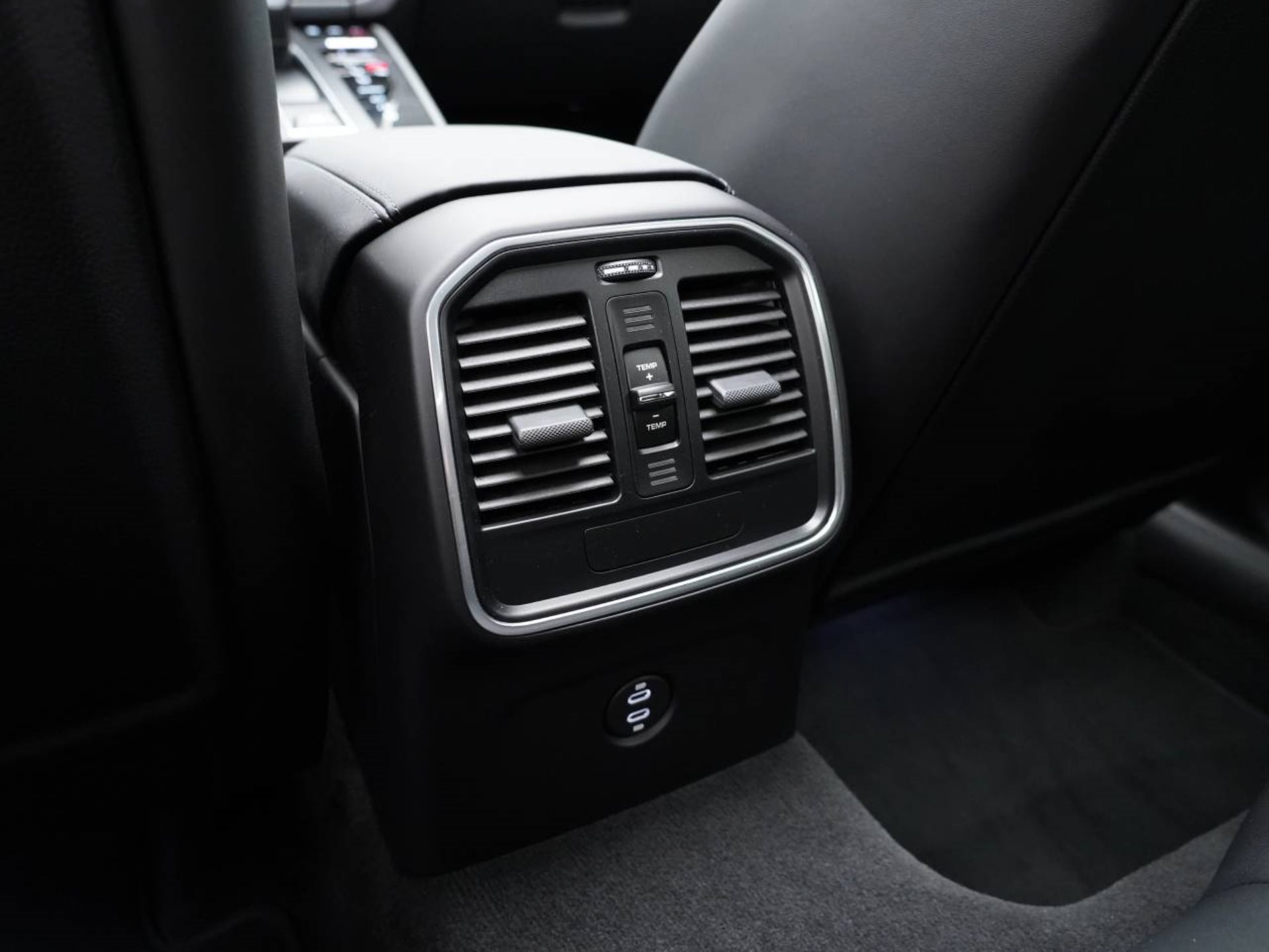 PORSCHE Macan T-image-29