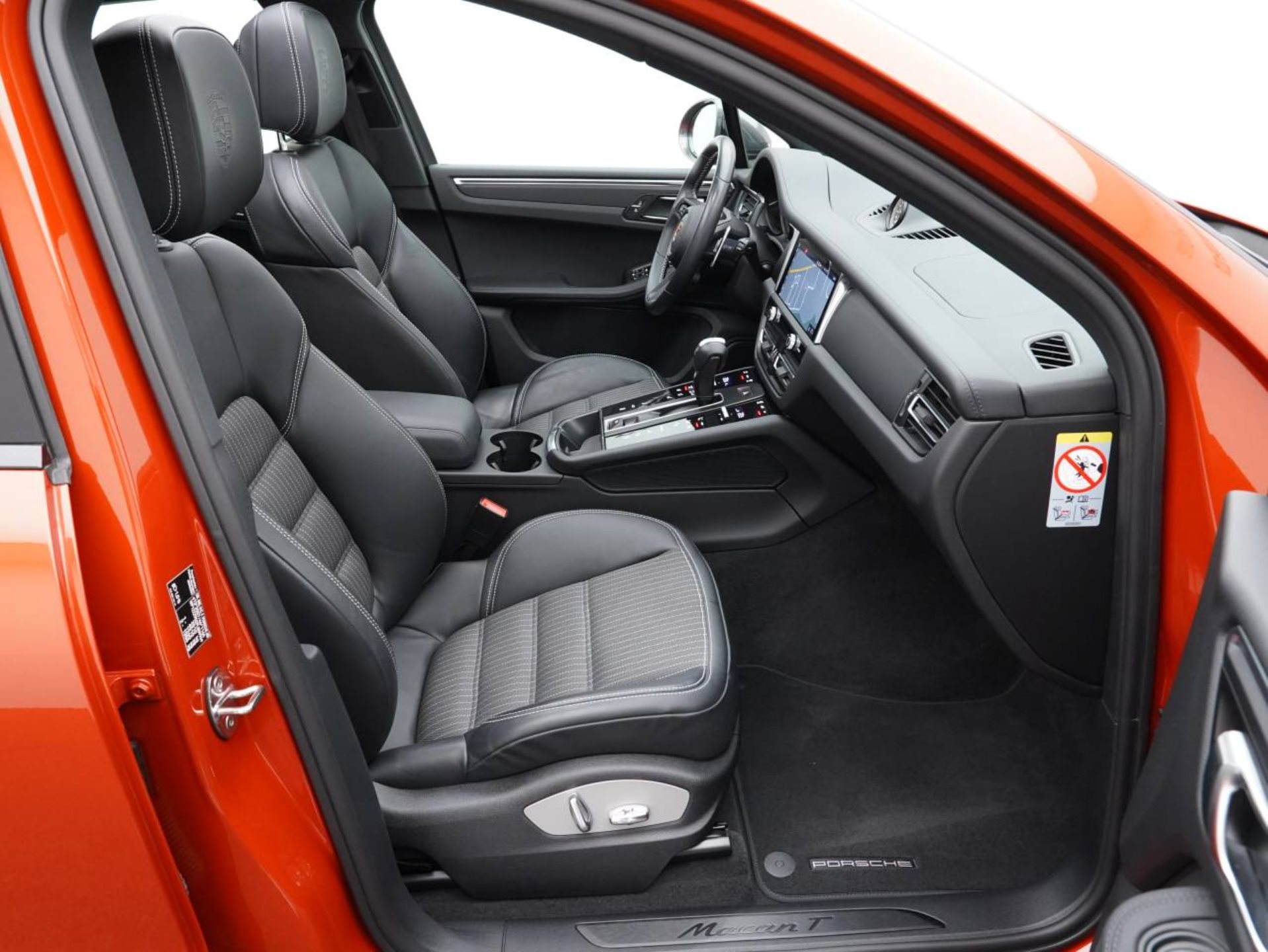 PORSCHE Macan T-image-25