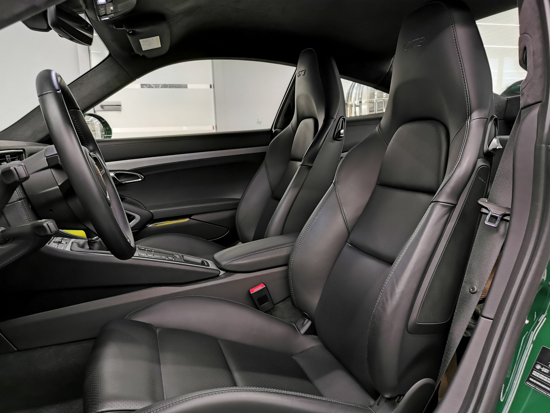 PORSCHE 911 GT3 991.2 TOURING PCCB HANDSCHALTER OHNE OPF PTS IRISH GREEN UNIKAT CH-AUTO EXCLUSIVE PERFEKT KEINE RENNSTRECKE LEDER ETC.-image-5