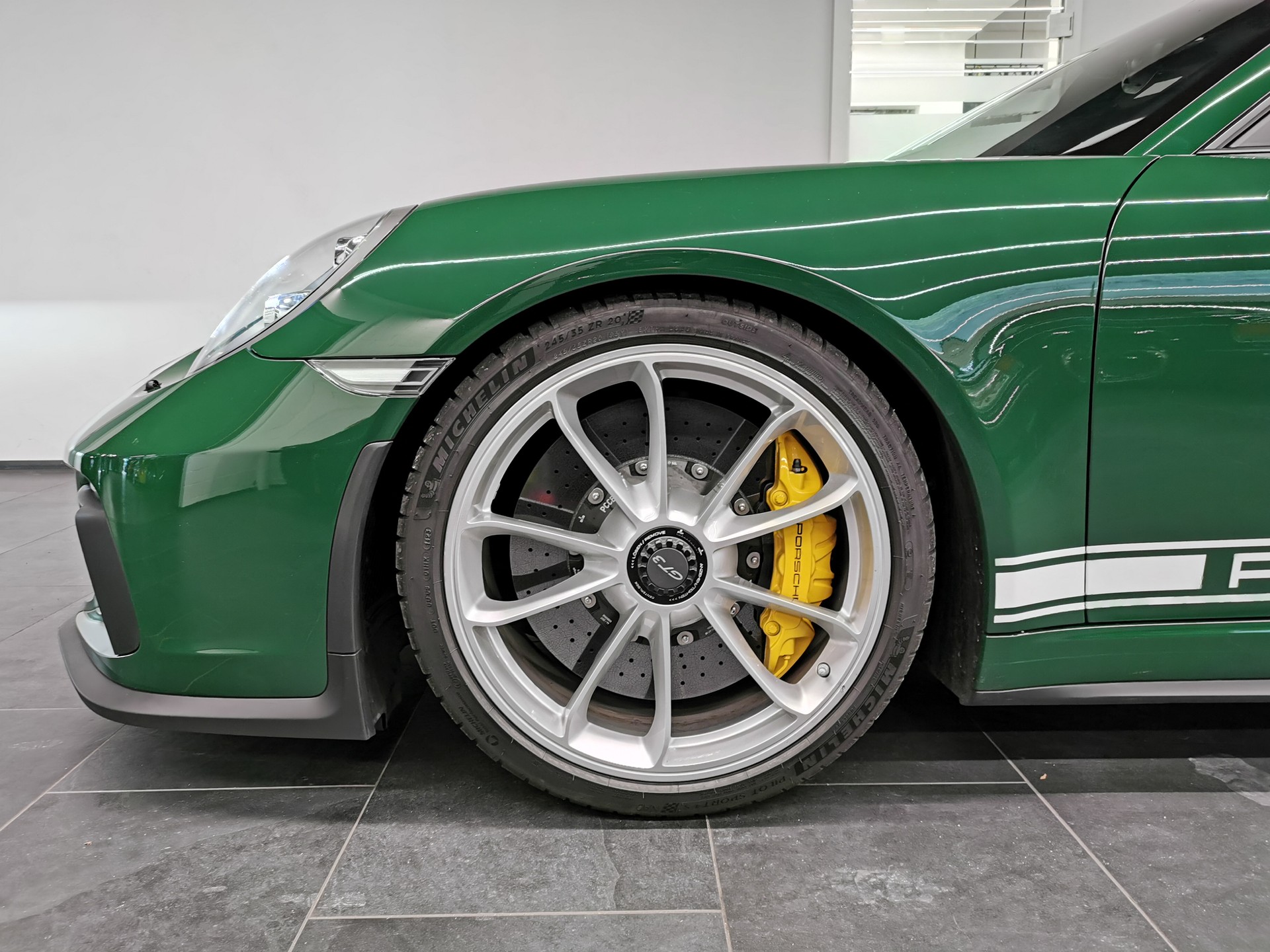 PORSCHE 911 GT3 991.2 TOURING PCCB HANDSCHALTER OHNE OPF PTS IRISH GREEN UNIKAT CH-AUTO EXCLUSIVE PERFEKT KEINE RENNSTRECKE LEDER ETC.-image-15