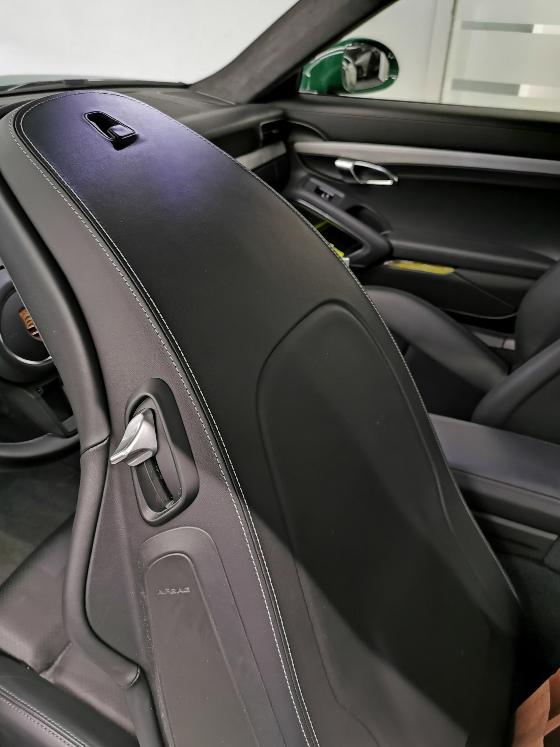 PORSCHE 911 GT3 991.2 TOURING PCCB HANDSCHALTER OHNE OPF PTS IRISH GREEN UNIKAT CH-AUTO EXCLUSIVE PERFEKT KEINE RENNSTRECKE LEDER ETC.-image-7
