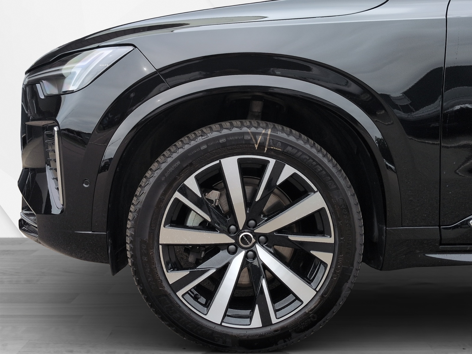 VOLVO XC90 2.0 B5 MH Plus Bright AWD-image-8