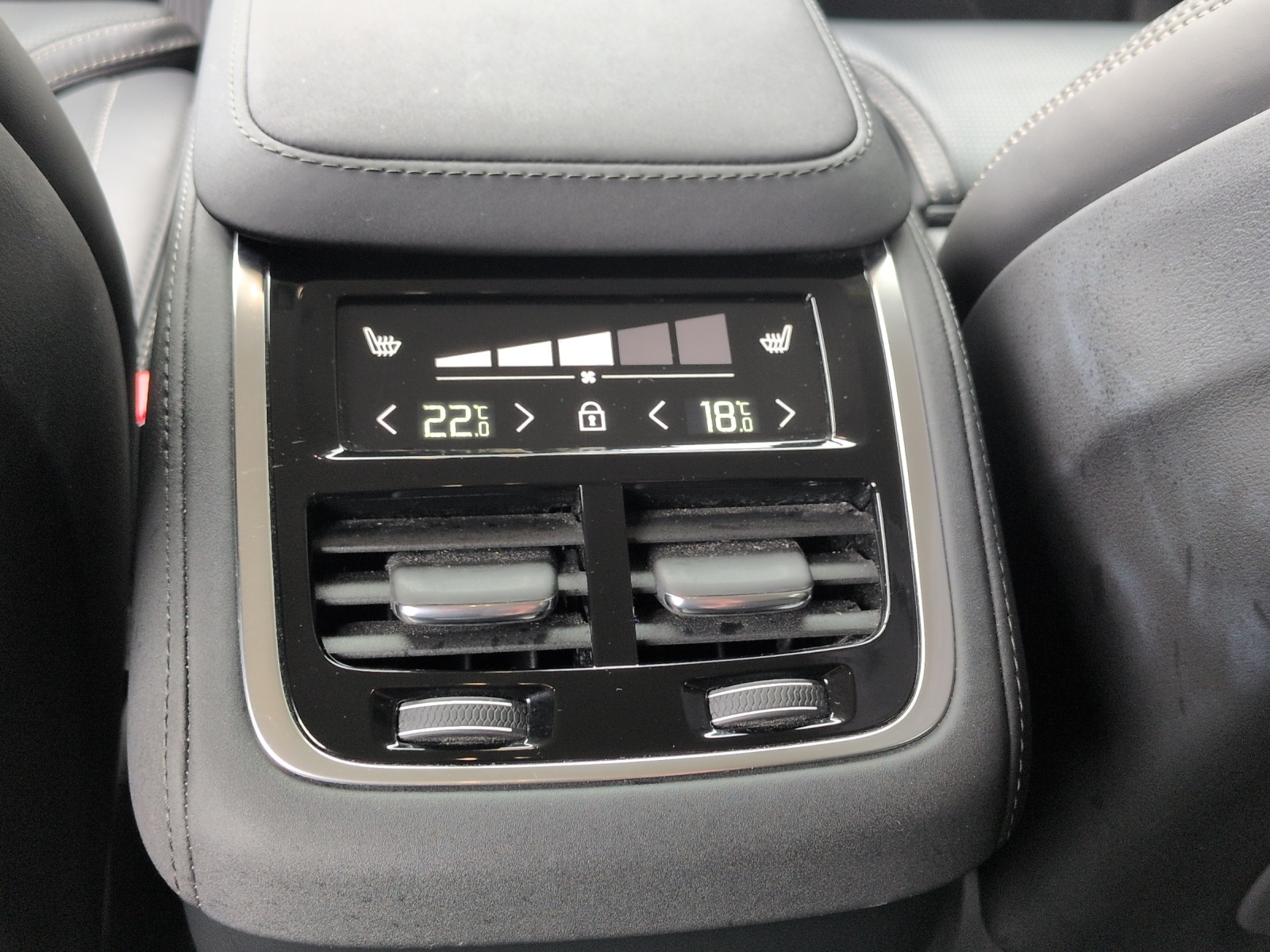 VOLVO XC90 2.0 B5 MH Plus Bright AWD-image-21