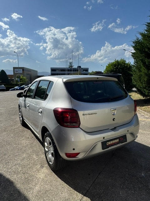 DACIA Sandero TCe 90 Lauréate Automatic-image-3