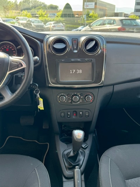 DACIA Sandero TCe 90 Lauréate Automatic-image-11