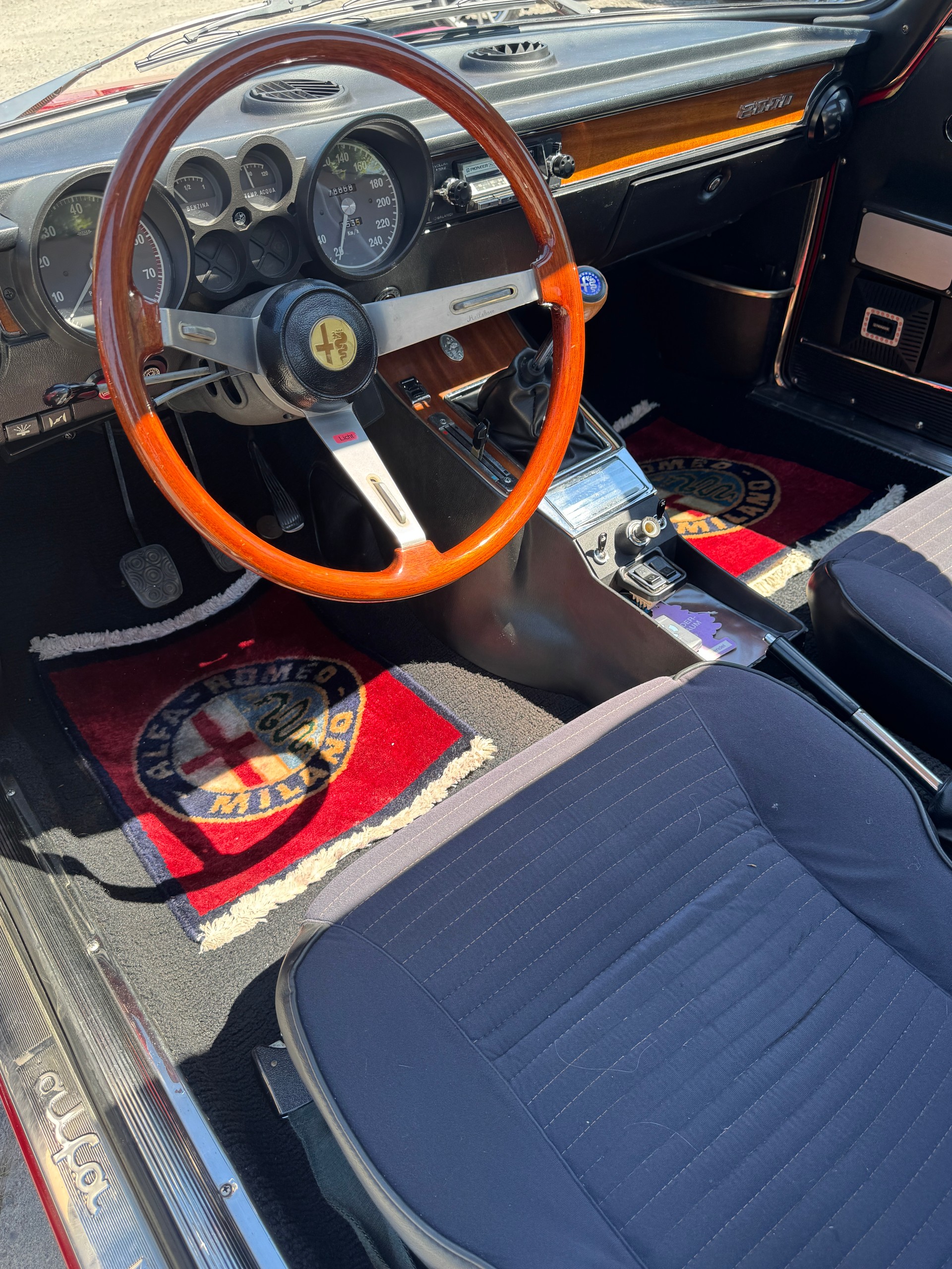 ALFA ROMEO Alfa Romeo GTV 2000 Bertone-image-3