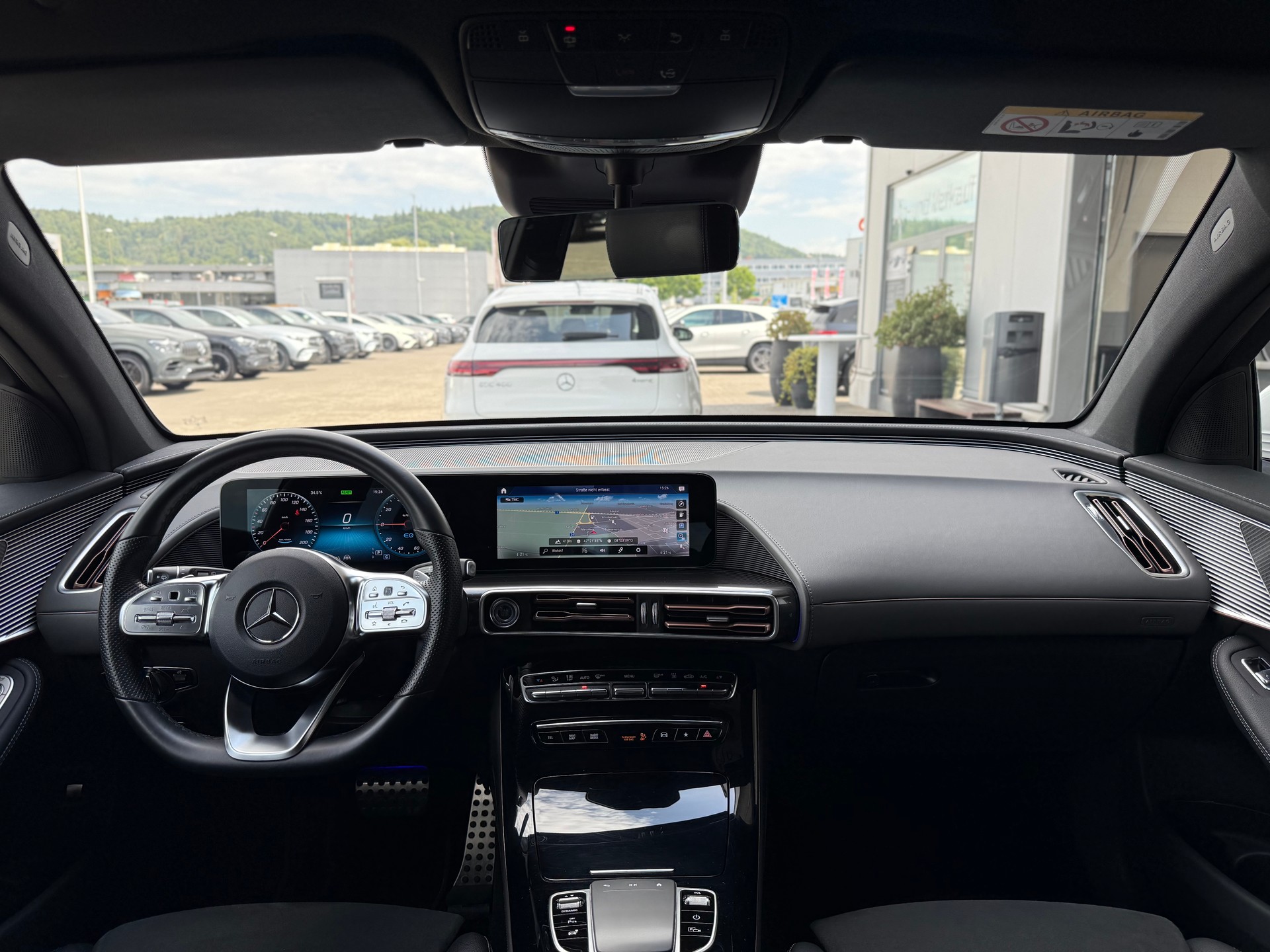 MERCEDES-BENZ EQC 400 AMG Line 4Matic-image-3