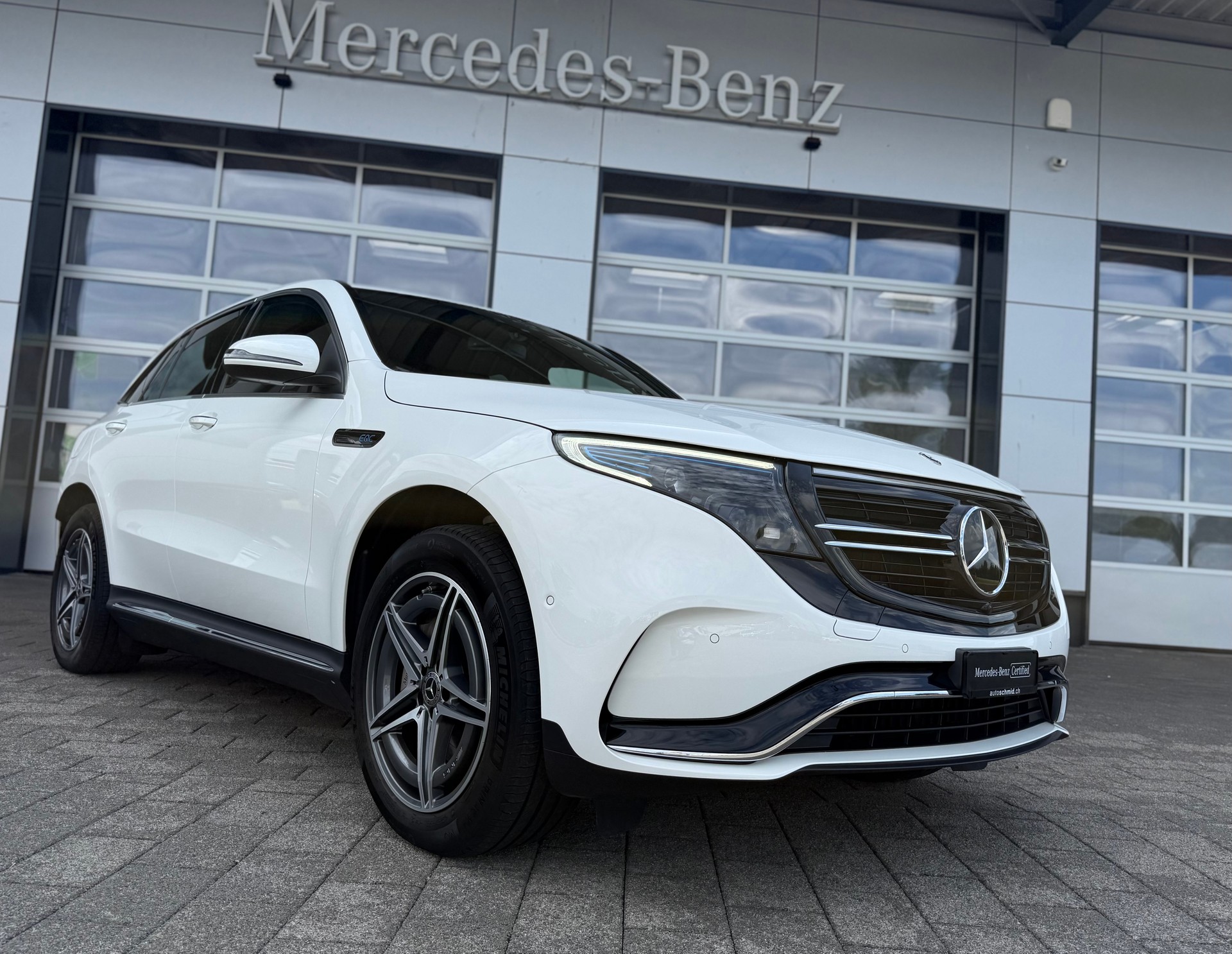 MERCEDES-BENZ EQC 400 AMG Line 4Matic-image-0