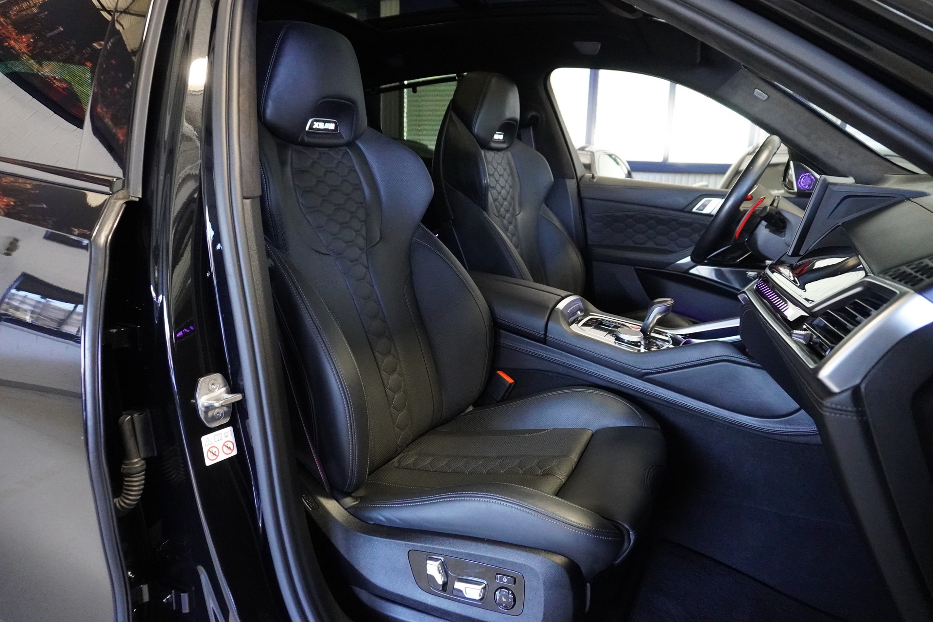BMW X6M Steptronic M Competition // WERKSGARANTIE BIS 07.2028 // MASSAGE SITZE // BOWERS & WILKINS //-image-8
