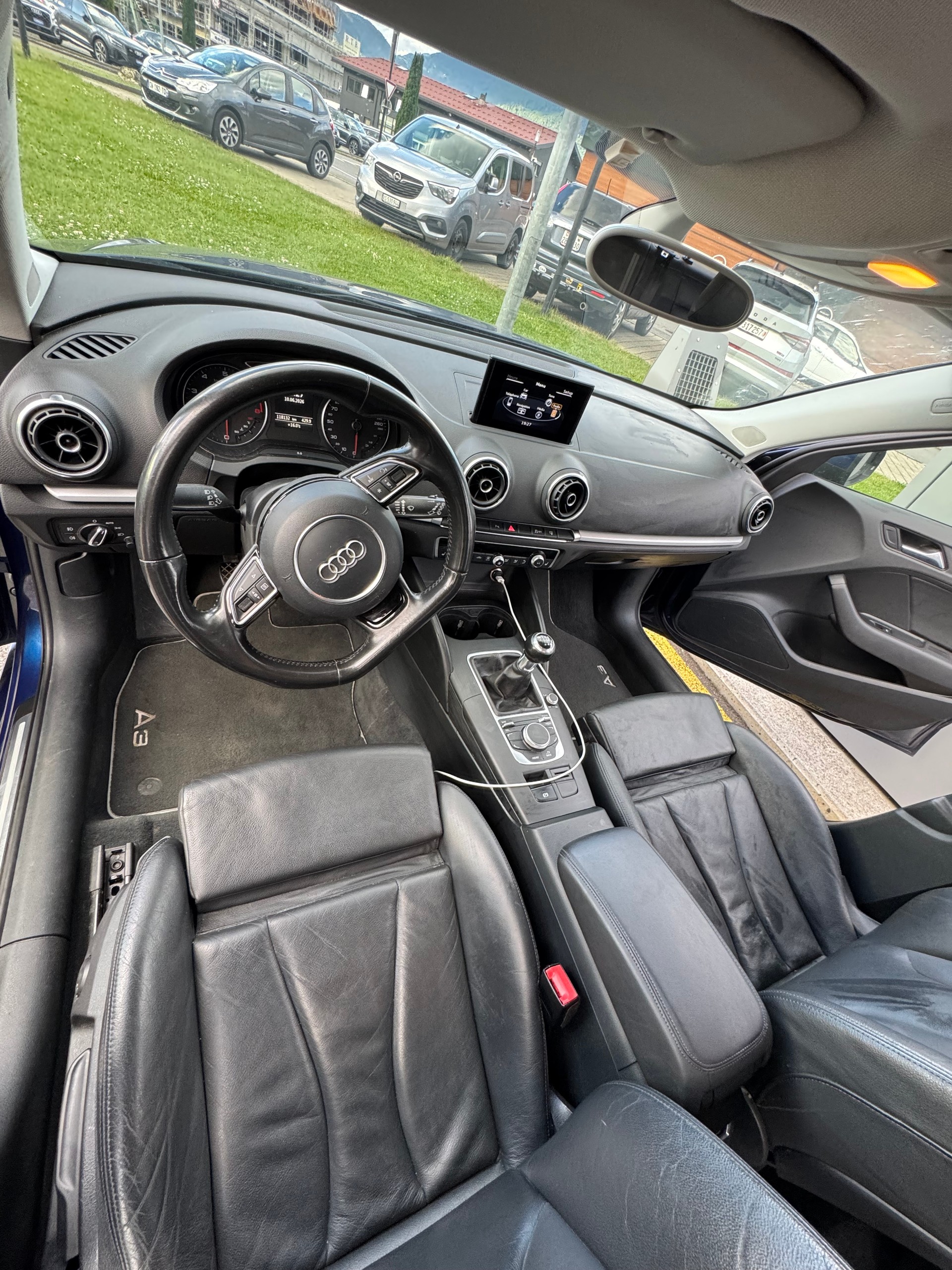 AUDI Audi A3 Sportback-image-3
