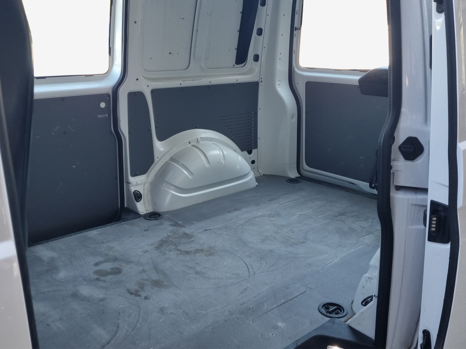 VW T6.1 2.0 TDI-image-11